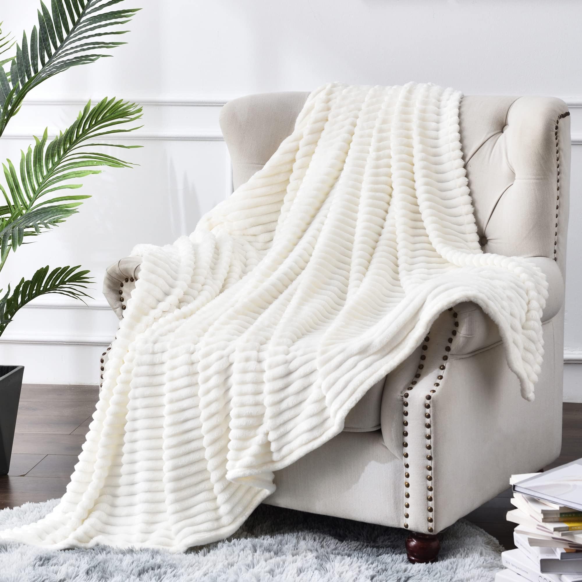 BEDELITE Fleece Throw Blanket for Couch – 3D Ribbed Jacquard Soft and Warm Decorative Spring Blankets – Cozy, Fuzzy, Fluffy, Plush Lightweight White Throw Blankets for Bed, Sofa, 50x60 inches