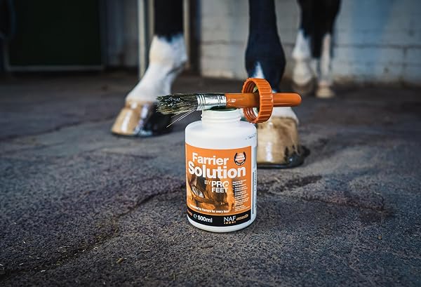 NAF Profeet Farrier Solution 500ml – Hoof Dressing for Horses – Nourishes, Protects & Strengthens Hooves – With Natural Oils & Antibacterial Agents – Easy Brush-On Application - 2