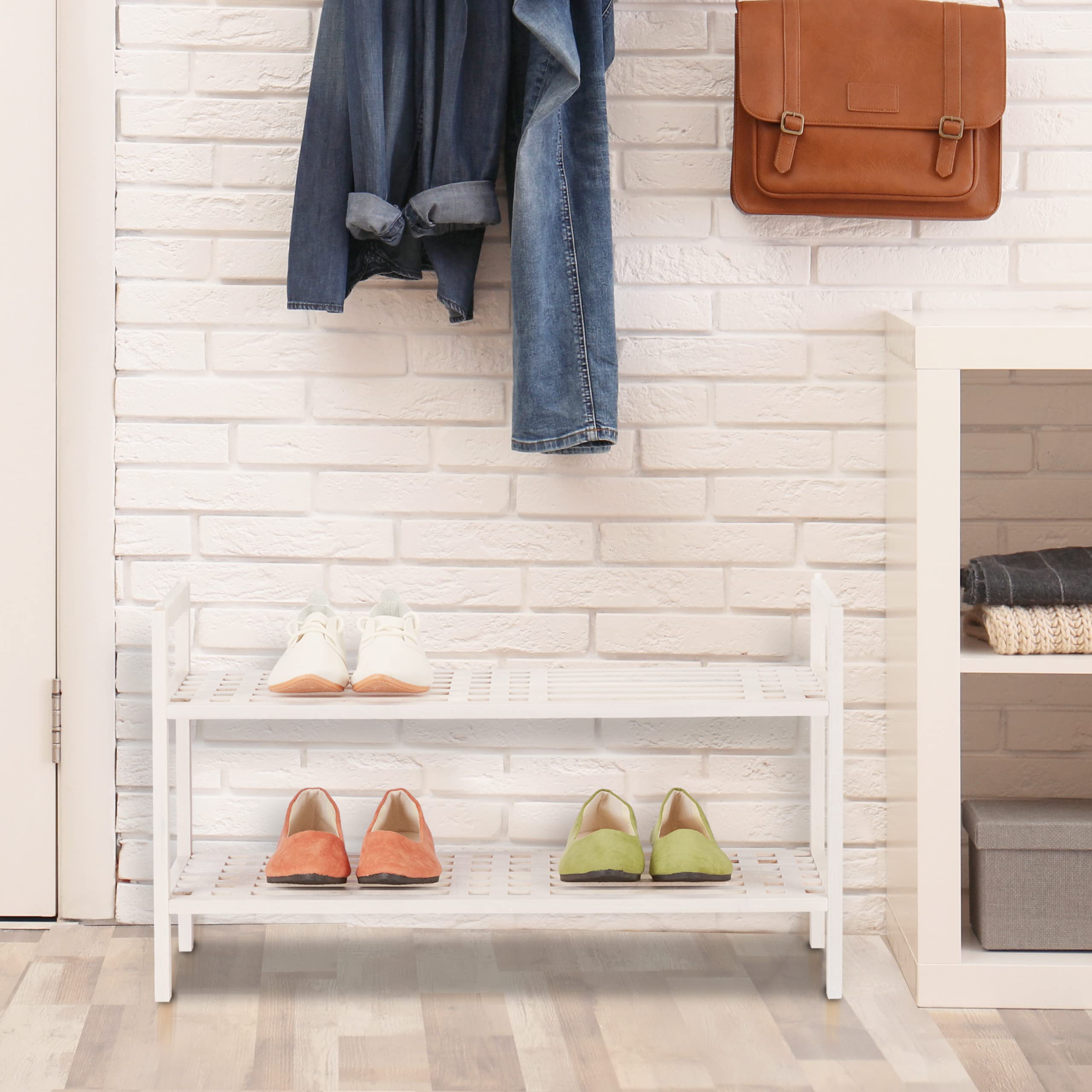 Relaxdays Schuhregal stapelbar, Schuhablage mit 2 Etagen, Walnuss, Landhaus, bis zu 6 Paar Schuhe, HBT 41x69x27 cm, weiß
