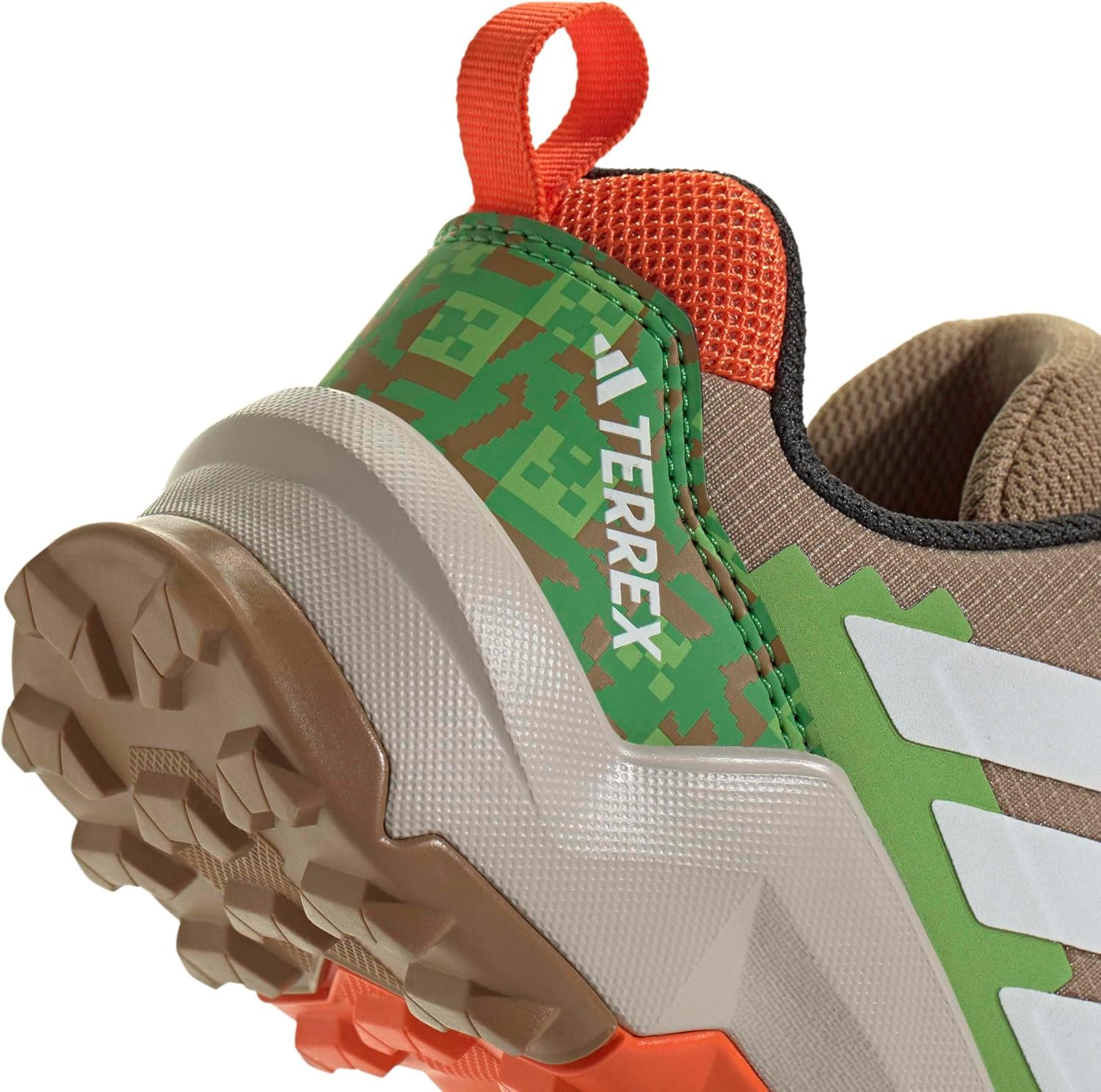 adidas Unisex-Child X Minecraft Terrex Ax4r Hiking Shoes (Little Kid/Big Kid)
