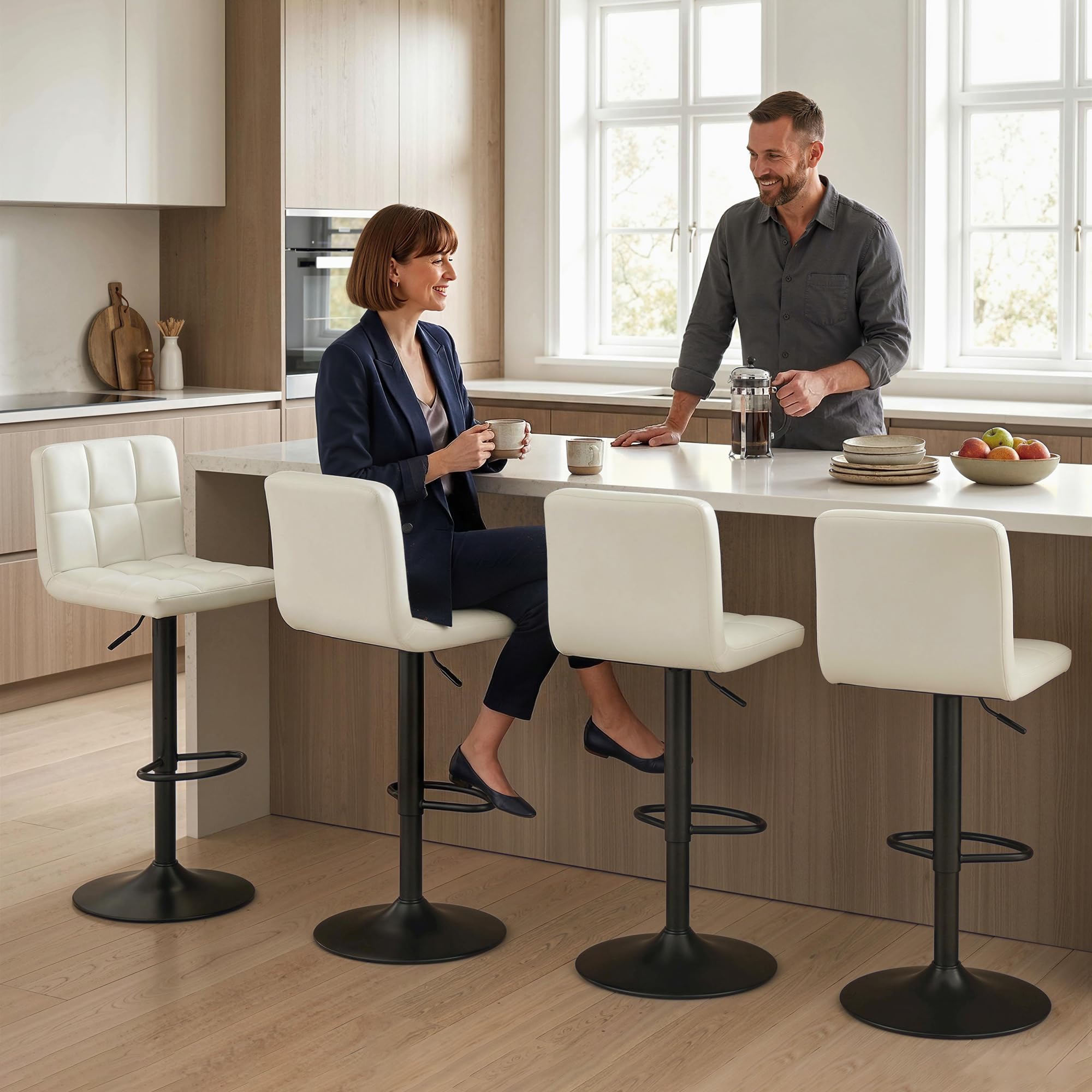 HOMCOM Set 2 Sgabelli Bar in PU Girevoli a 360° con Altezza Regolabile, Sgabelli Cucina Alti con Seduta Morbida, Poggiapiedi, Schienale, Struttura in Acciaio, Sedie Bar per Penisola Cucina, Crema