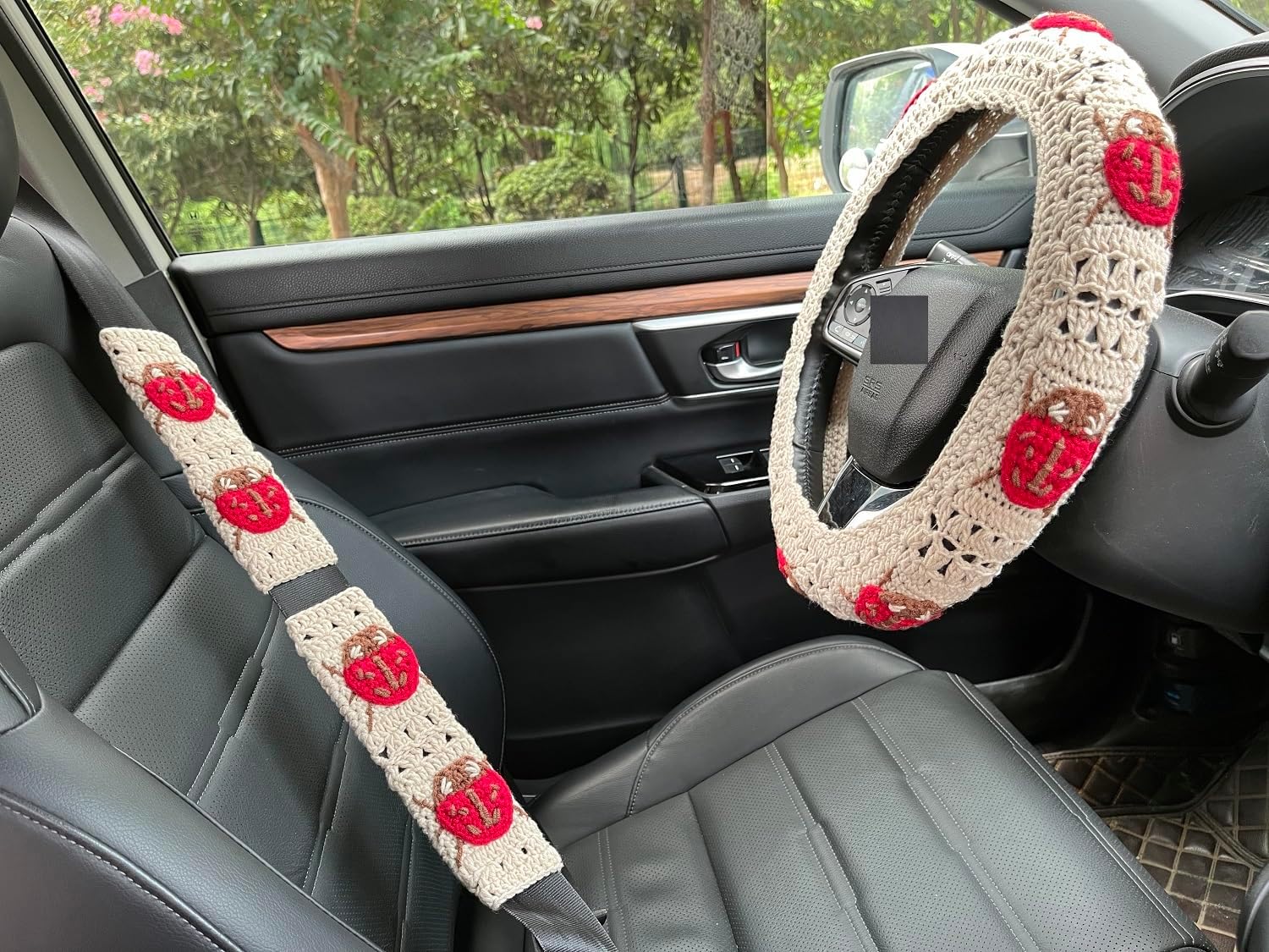 Crochet Ladybug Steering Wheel Cover Universal 14-15 inch (Steering Wheel Cover+2 Belt Cover)