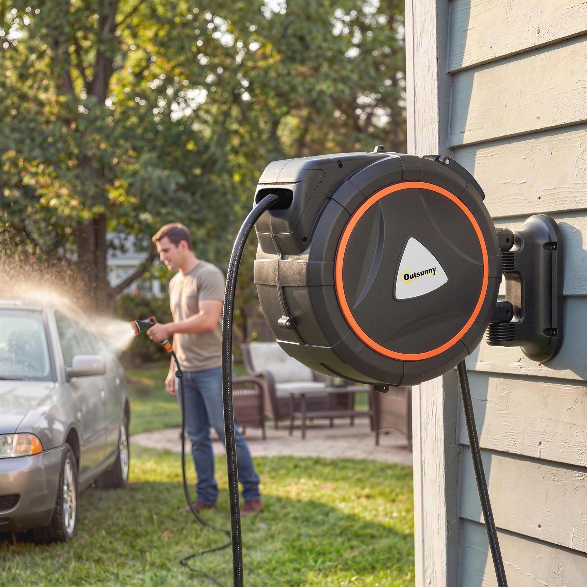 Outsunny Enrollador de Manguera para Jardín 28+2 m con 12 Modos de Rociado, Carrete de Manguera de Jardín de Pared con Bloqueo Automático y Retracción Controlada, Soporte Orientable 180°, Naranja