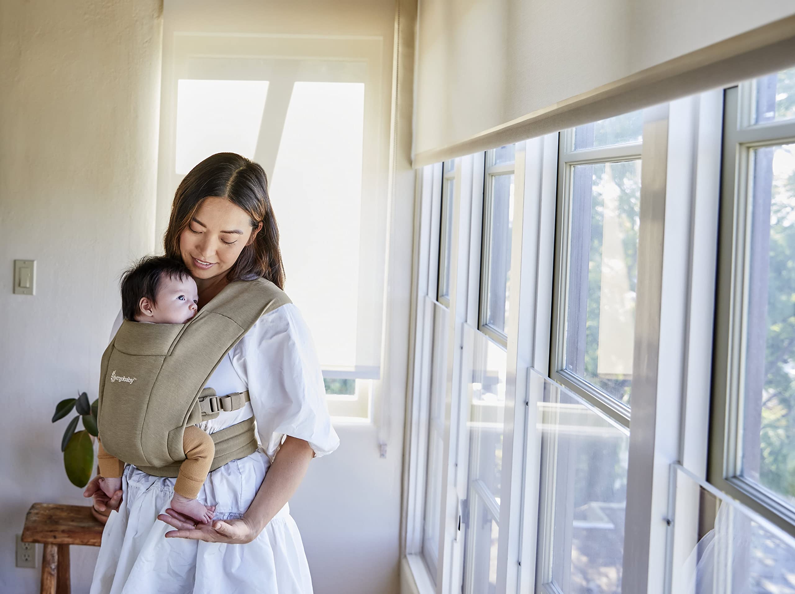 Ergobaby Embrace Baby Carrier for Newborns from Birth with Head Support, Extra Soft and Ergonomic, Soft Olive — view 5