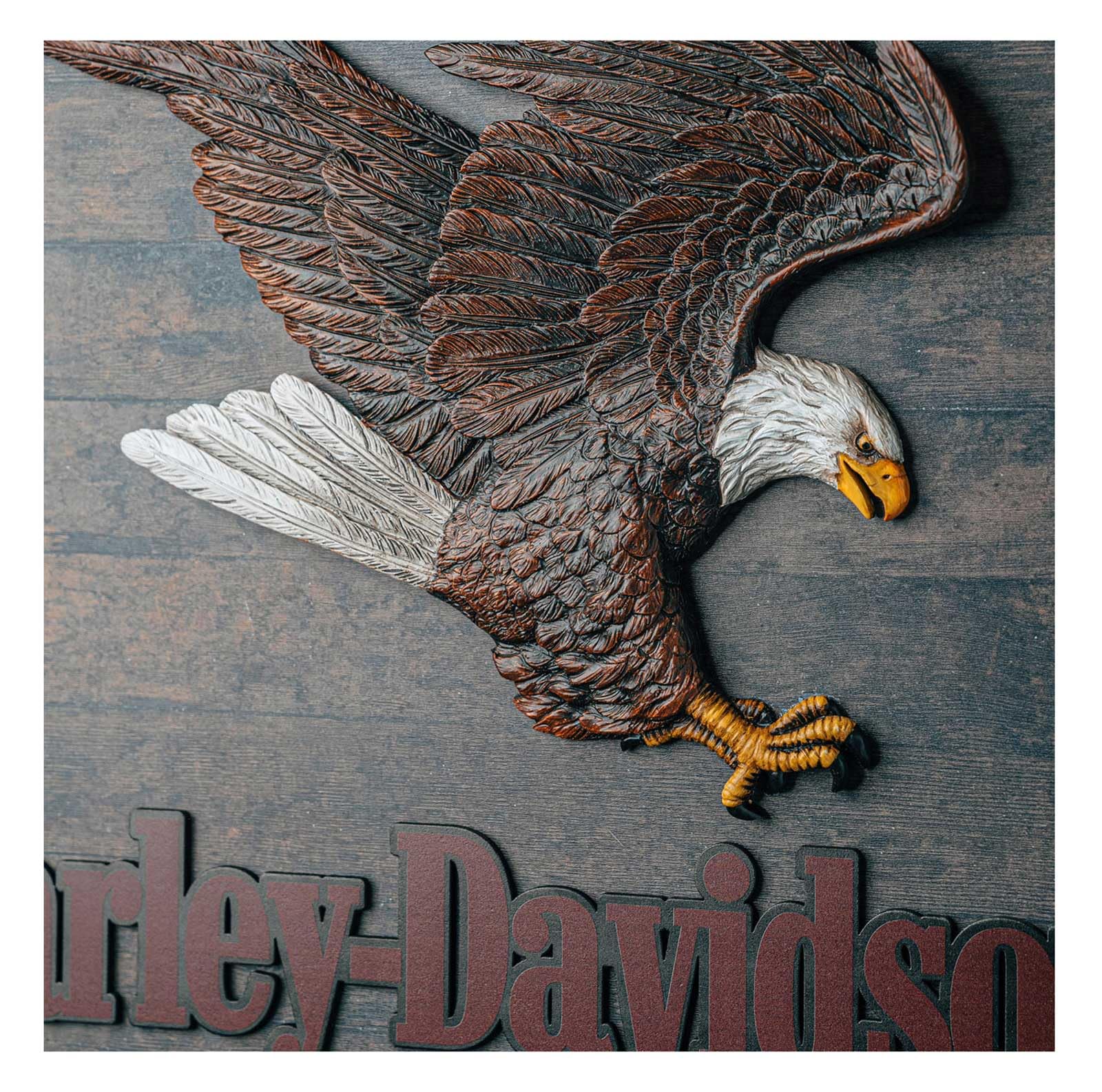 ハーレーダビッドソン木製画 Amazon.com: Harley-Davidson Hand Painted Resin Swooping Eagle