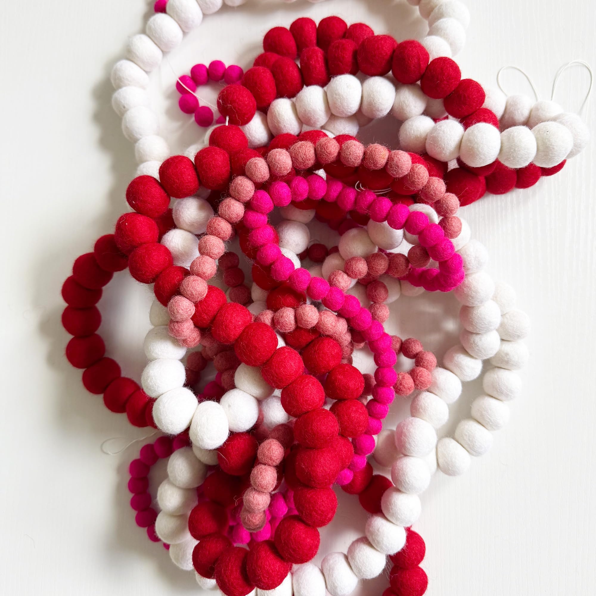 Guirnalda de pompones rosas, mini guirnalda de bolas de fieltro de 6 pies, 100 % lana, pancarta de bola rosa para despedida de soltera, banderines de cumpleaños, decoración de fiesta galentina