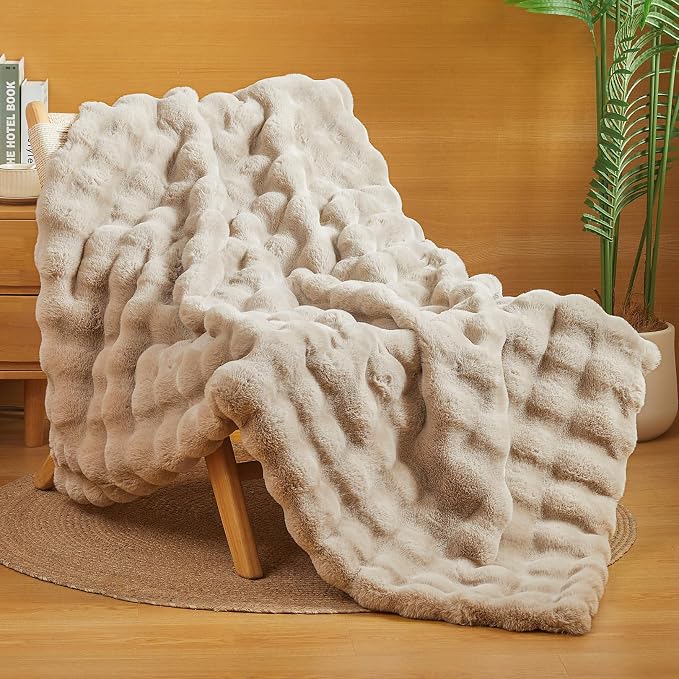 The Malibu Blanket - LuxeComfort Faux Fur Bubble Blanket 50"x60" Beachstone - Luxuriously Soft, Elegant, Reversible Design, Home Décor, Picnics, and Travel (Beachstone, Throw 50x60)