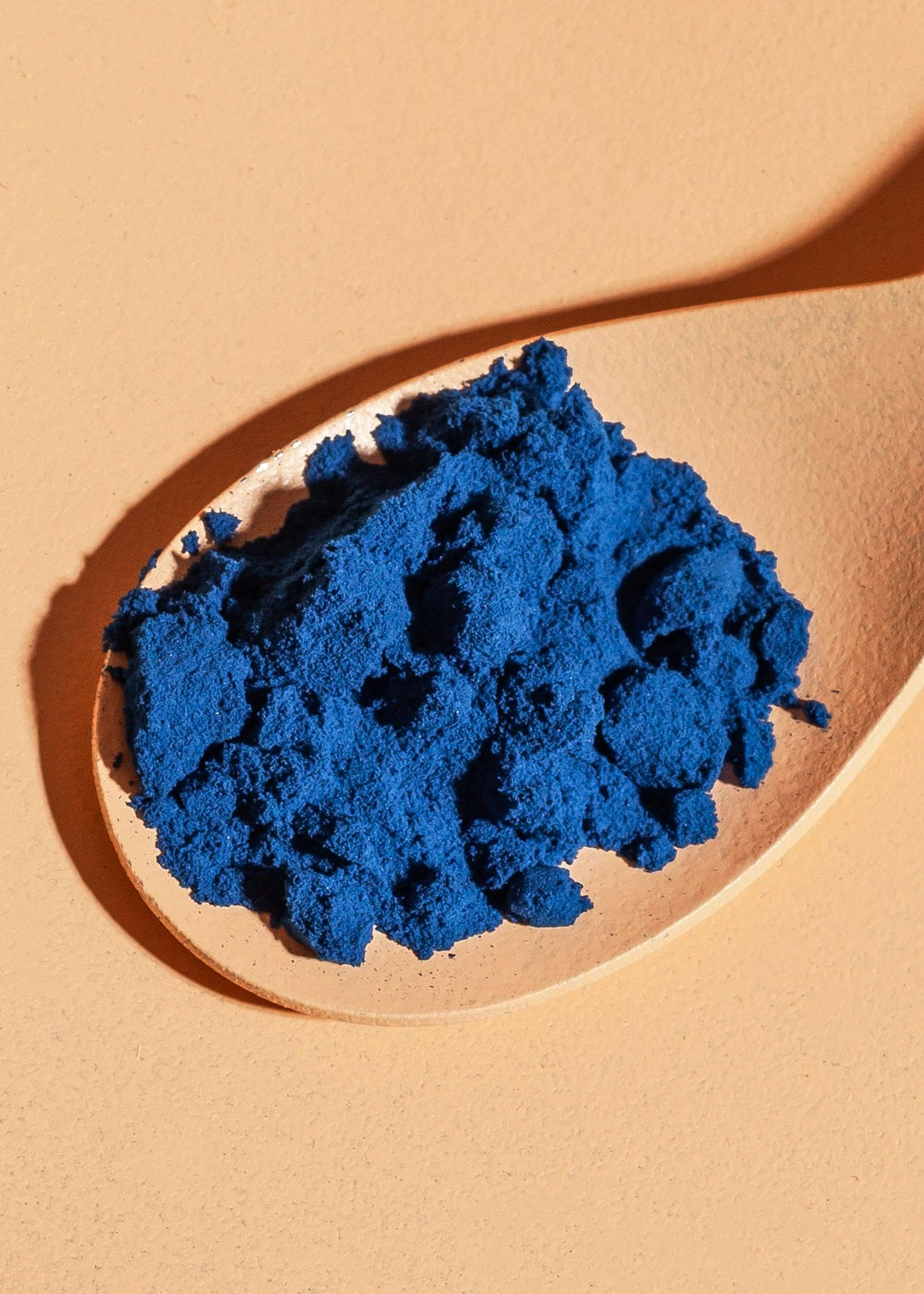 KoRo - Spirulina Pulver blau 50 g - Pulver aus der Süßwasser-Mikroalge Spirulina - Zum Färben von Smoothies oder Bowls