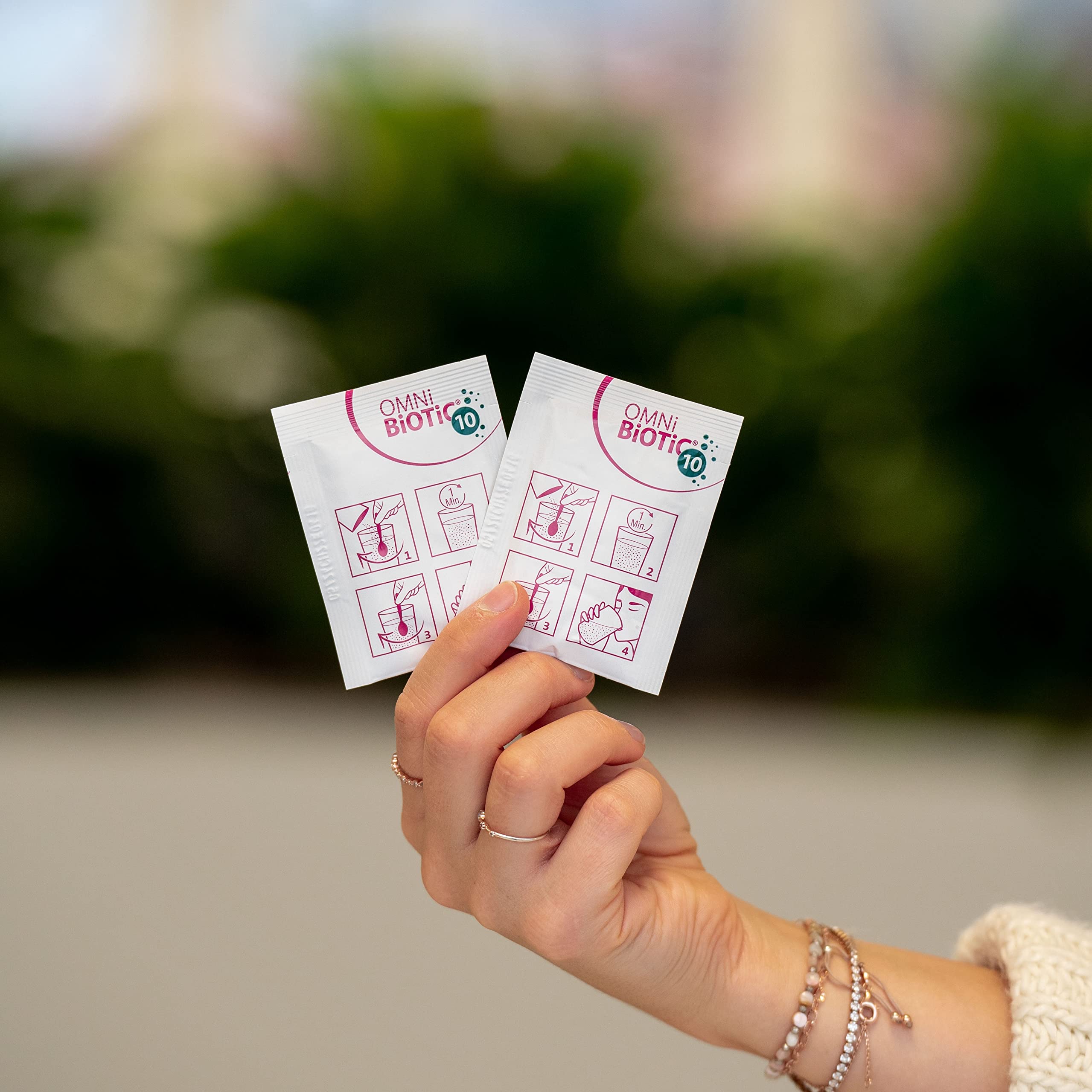 OMNi BiOTiC 10 AAD | 30 Beutel á 5g | empfohlen während und nach der Antibiotikatherapie | Für das Gleichgewicht der Darmflora | Pulver | Mit 10 Probiotischen Stämmen | VEGAN | GVO-frei |