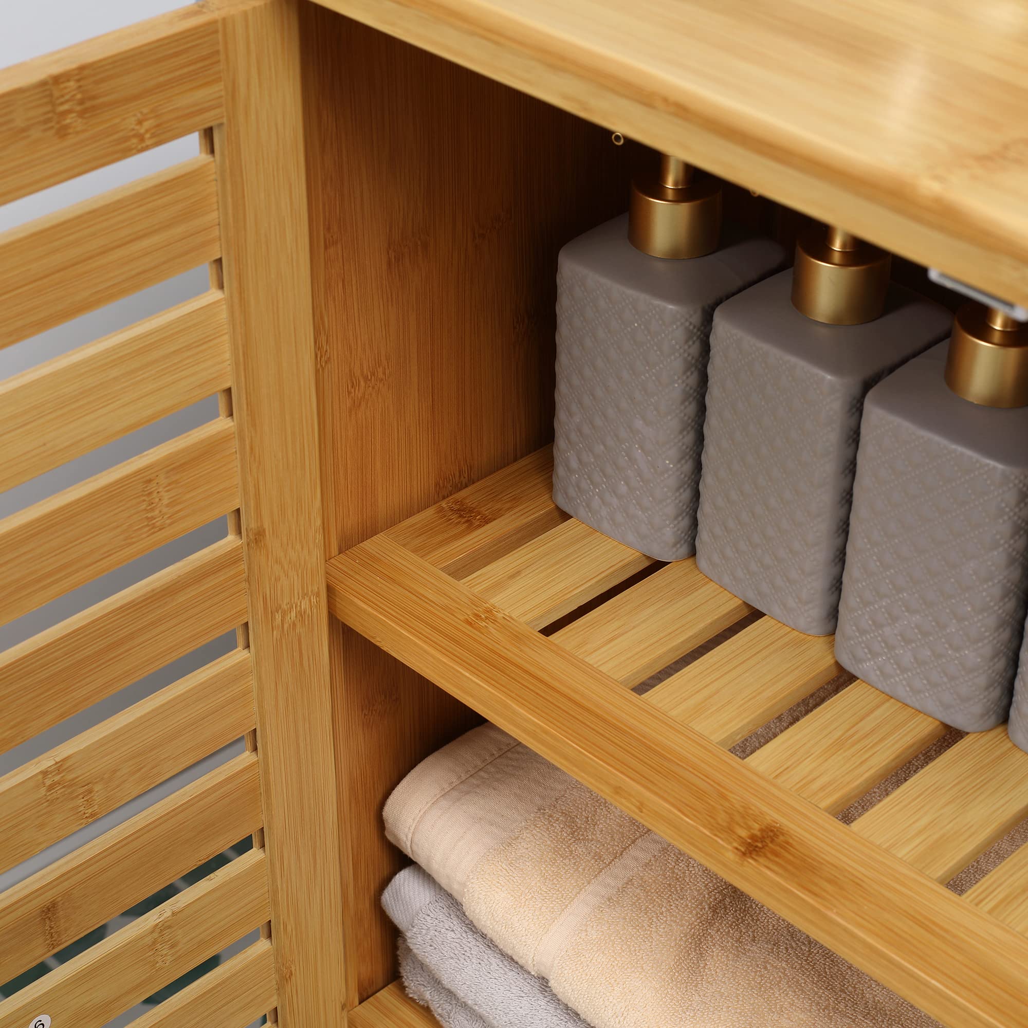 kleankin Mobile Bagno Moderno a 2 Ante, Armadietto da Bagno con 2 Ripiani Ventilati in Bambù, 68x32x86 cm, Color Legno