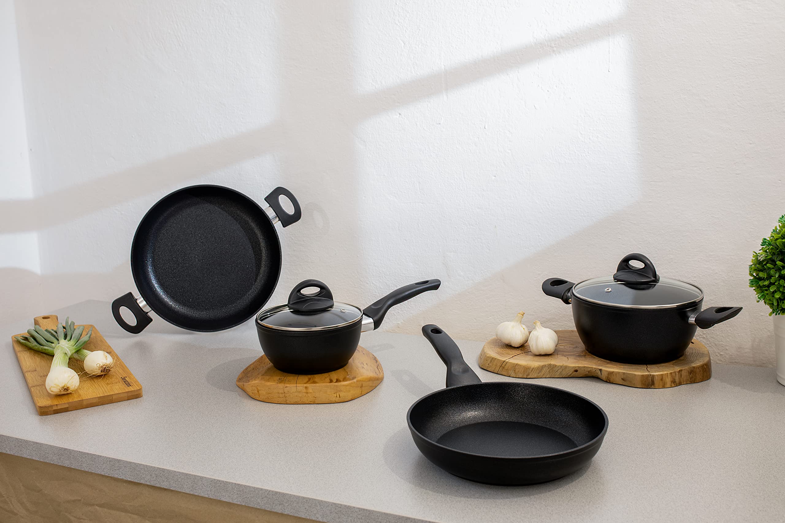 Barazzoni Spa, Dolomitica Extra Black, Set 2 Padelle alluminio ø24+ ø28cm, Induzione, Made in Italy