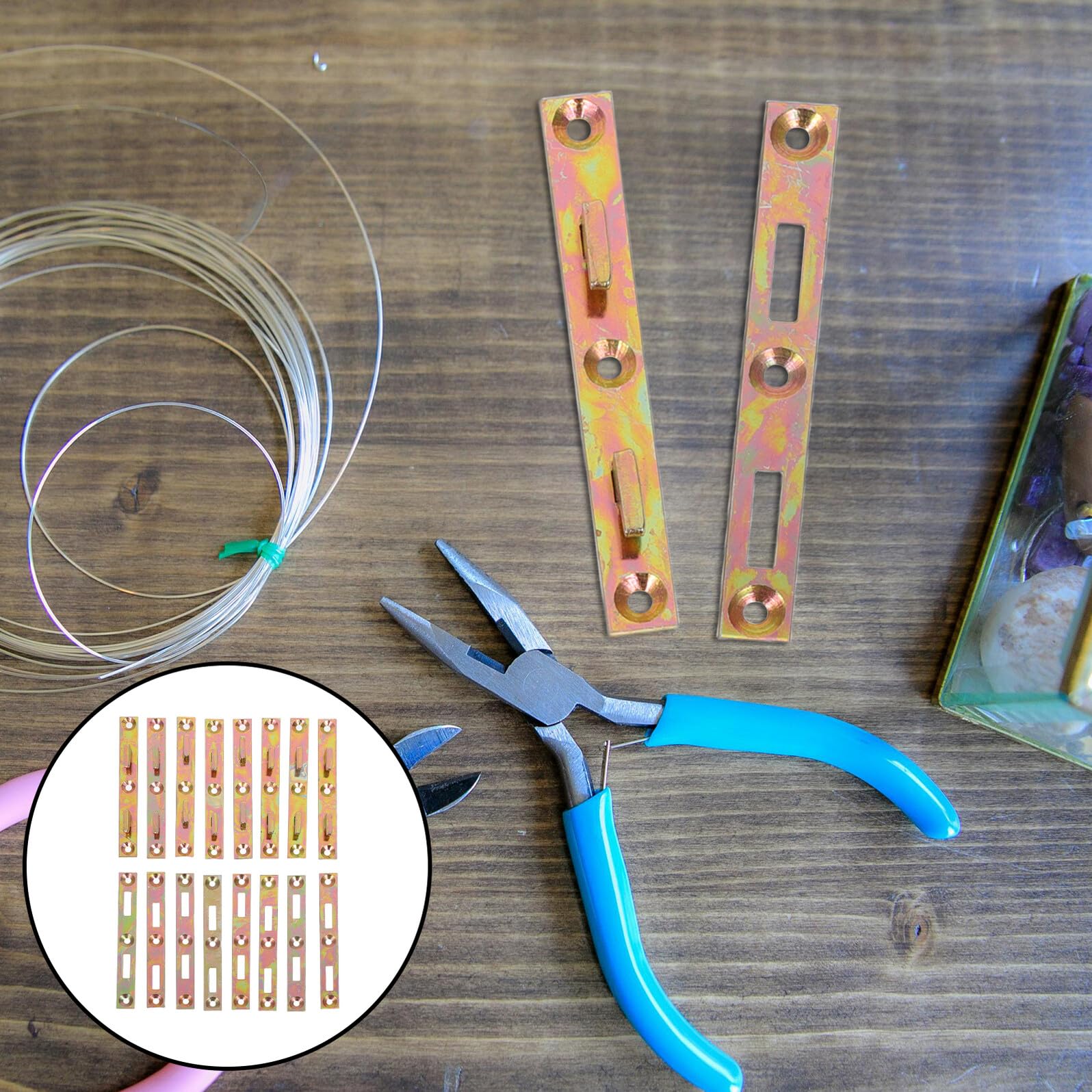 Set 8 Staffe di Collegamento in Metallo per Letto Supporti Silenziosi per Sponde Letto in Legno e Metallo Accessori di Fissaggio Kit Ferramenta e Ospiti