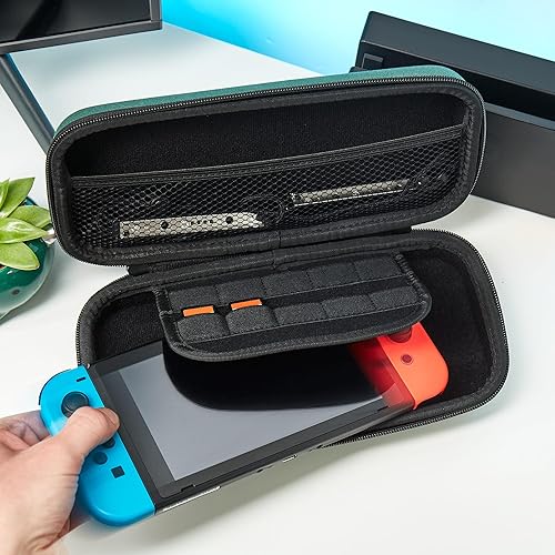 Vista 6 de Numskull Funda de viaje rígida para Nintendo Switch y OLED modelo 2021, se adapta a 10 juegos y accesorios