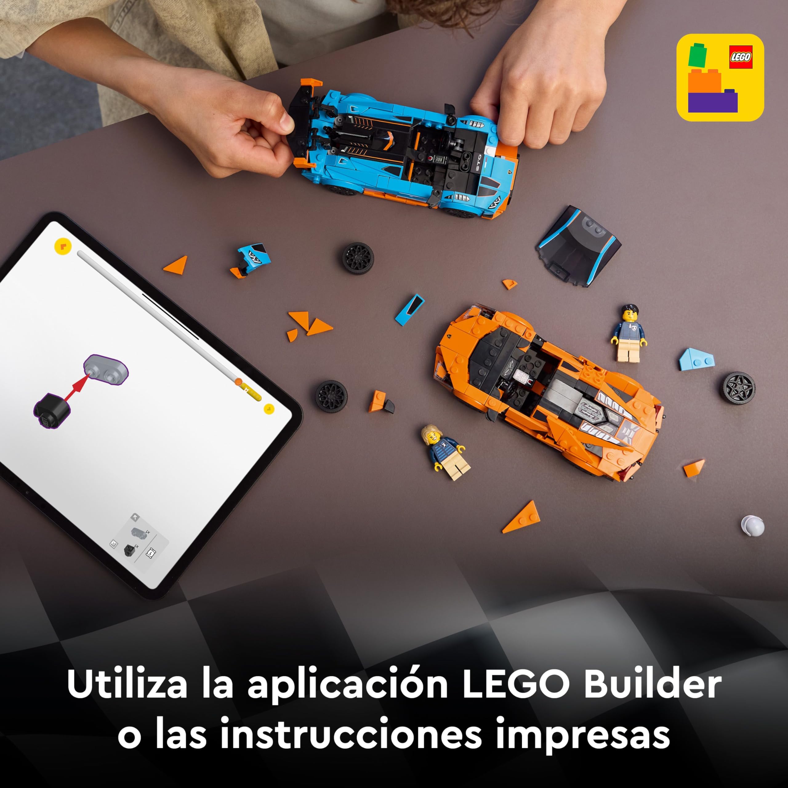 LEGO Speed Champions Lamborghini Revuelto y Huracán STO - Maquetas de Coches de Carreras de Juguete con 2 Minifiguras de Pilotos - Regalo de Cumpleaños para Niños de 10+ Años 77238