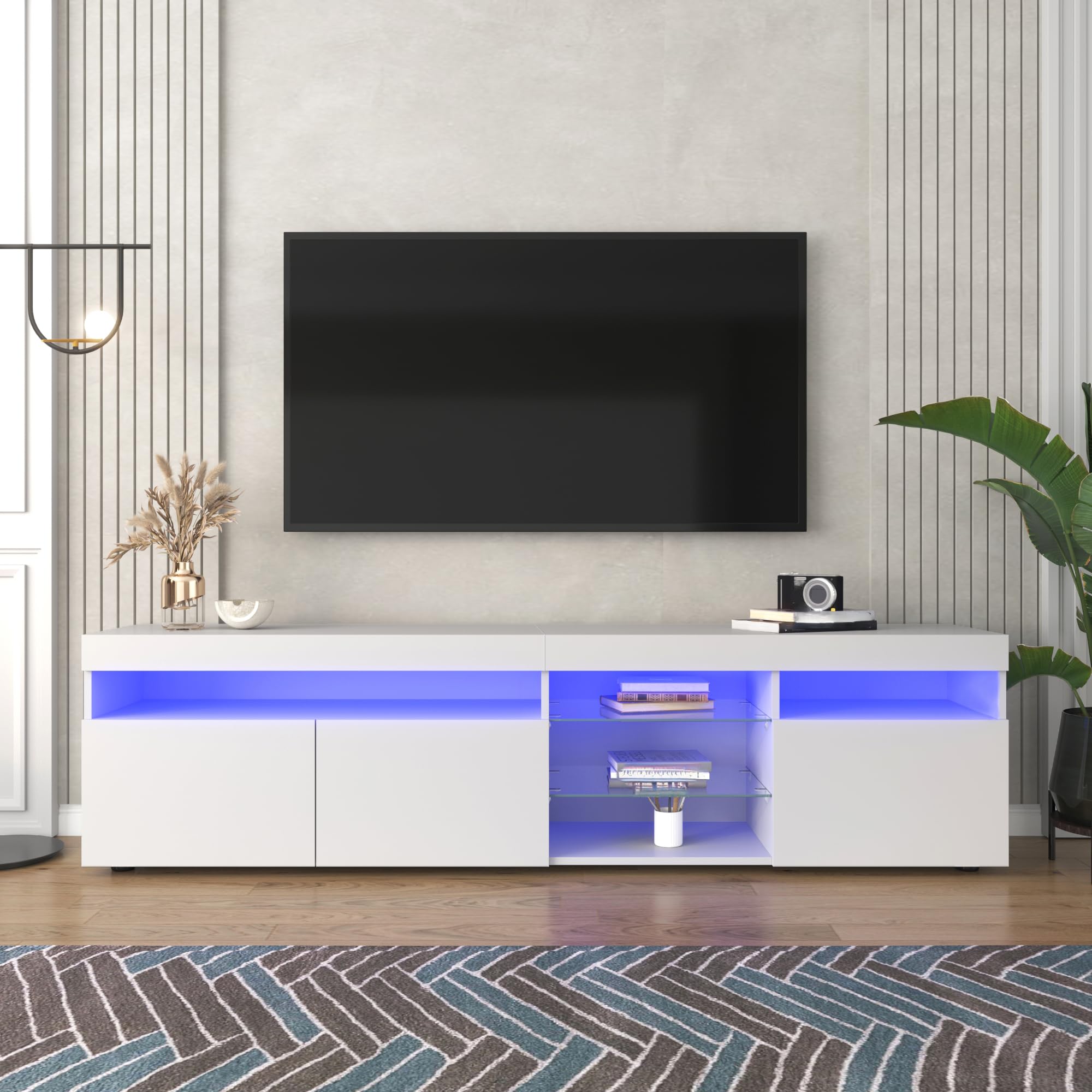 Mueble TV Blanco 180 cm Mesa Television con Frontal Alto Brillo y Luces LED Variables como Soporte Bajo con 3 Puertas y Estantes Cristal aplicable para Salón