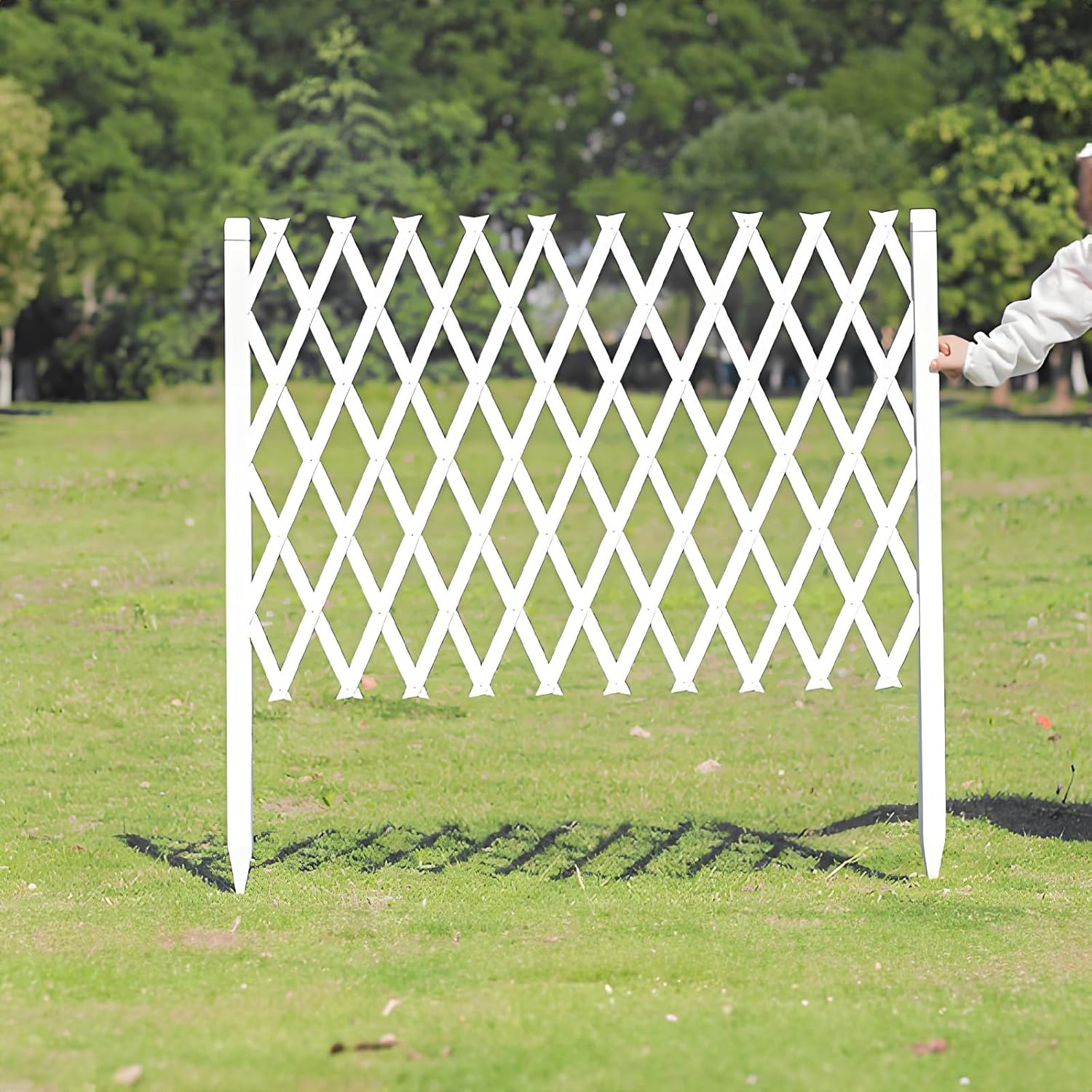 Retractable Fence Outdoor, Wooden Expandable Garden Fence 4/5/6/7/8/9 Ft Length, Decorative Tall Privacy Partition, Adjustable Garden Trellis Fence Plant Screen(Brown,35" H*6.6ft L)