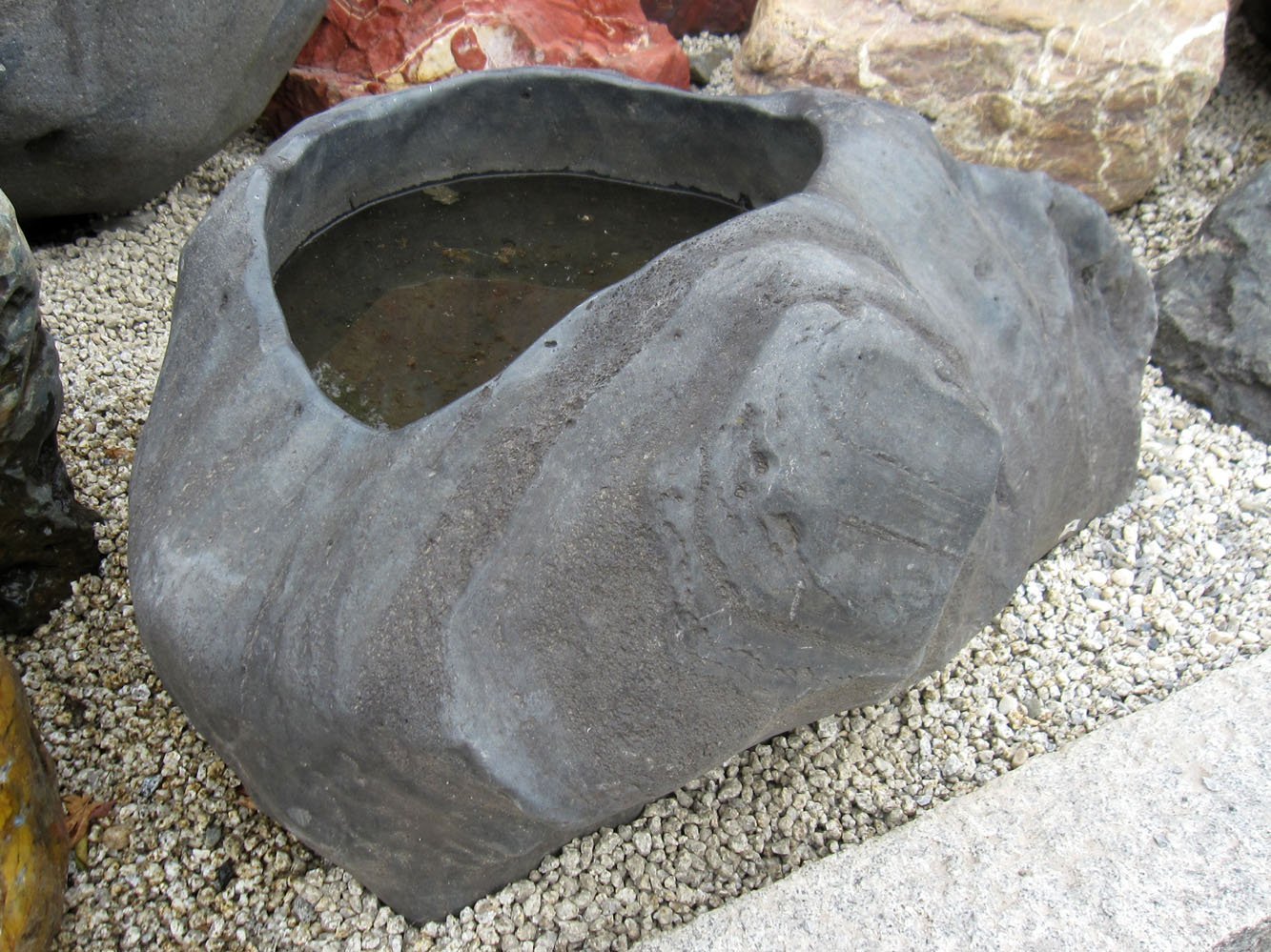 Amazon.co.jp: 水鉢 手水鉢 たまり石 天然石 庭石 つくばい 庭園 石庭 