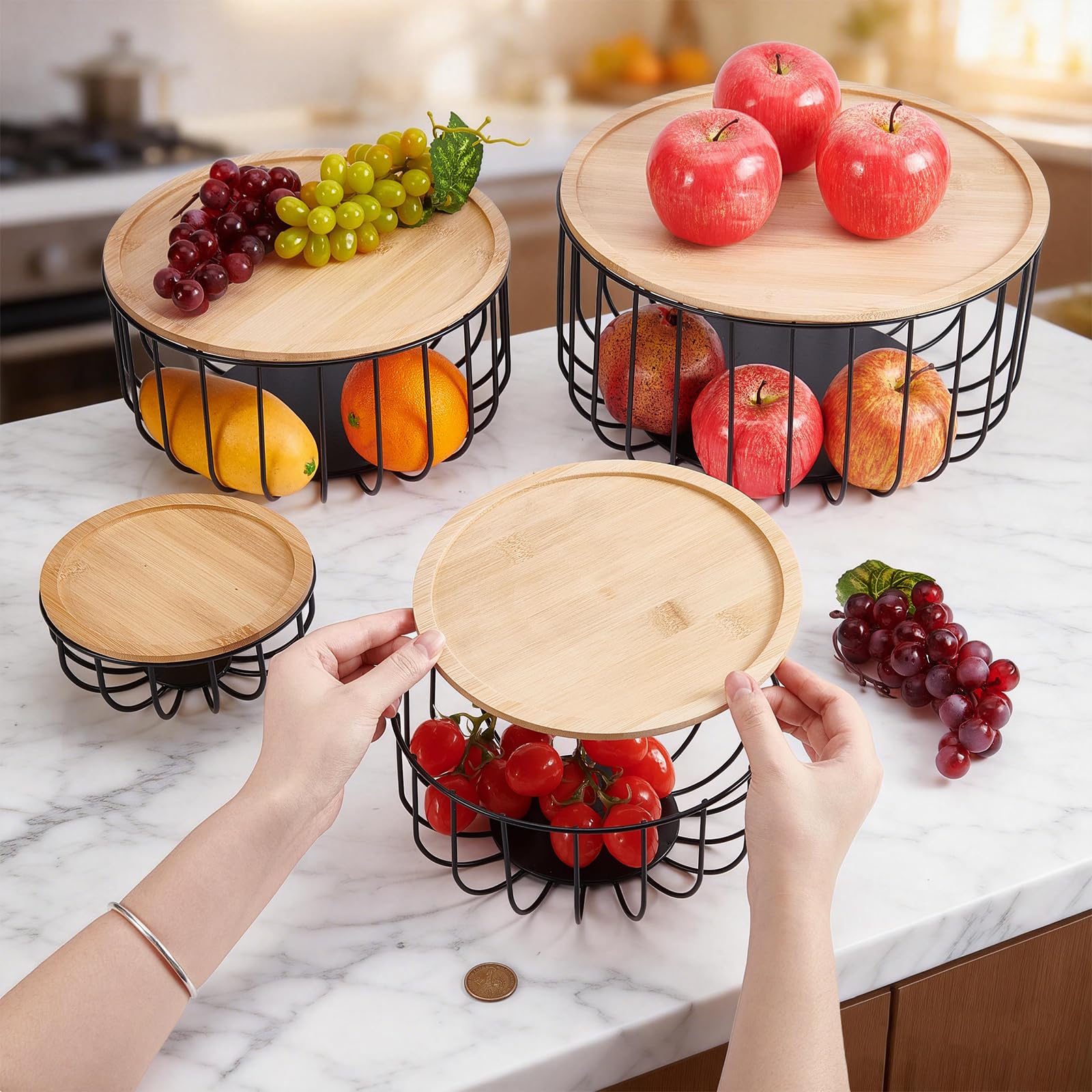 Ensemble de 4 panier à Fruits pour Comptoir de Cuisine Panier à Fruits Rond de Taille 4 avec Couvercle en Bois Bac de Comptoir pour Fruits et Légumes Citron Banane Candy(Noir)