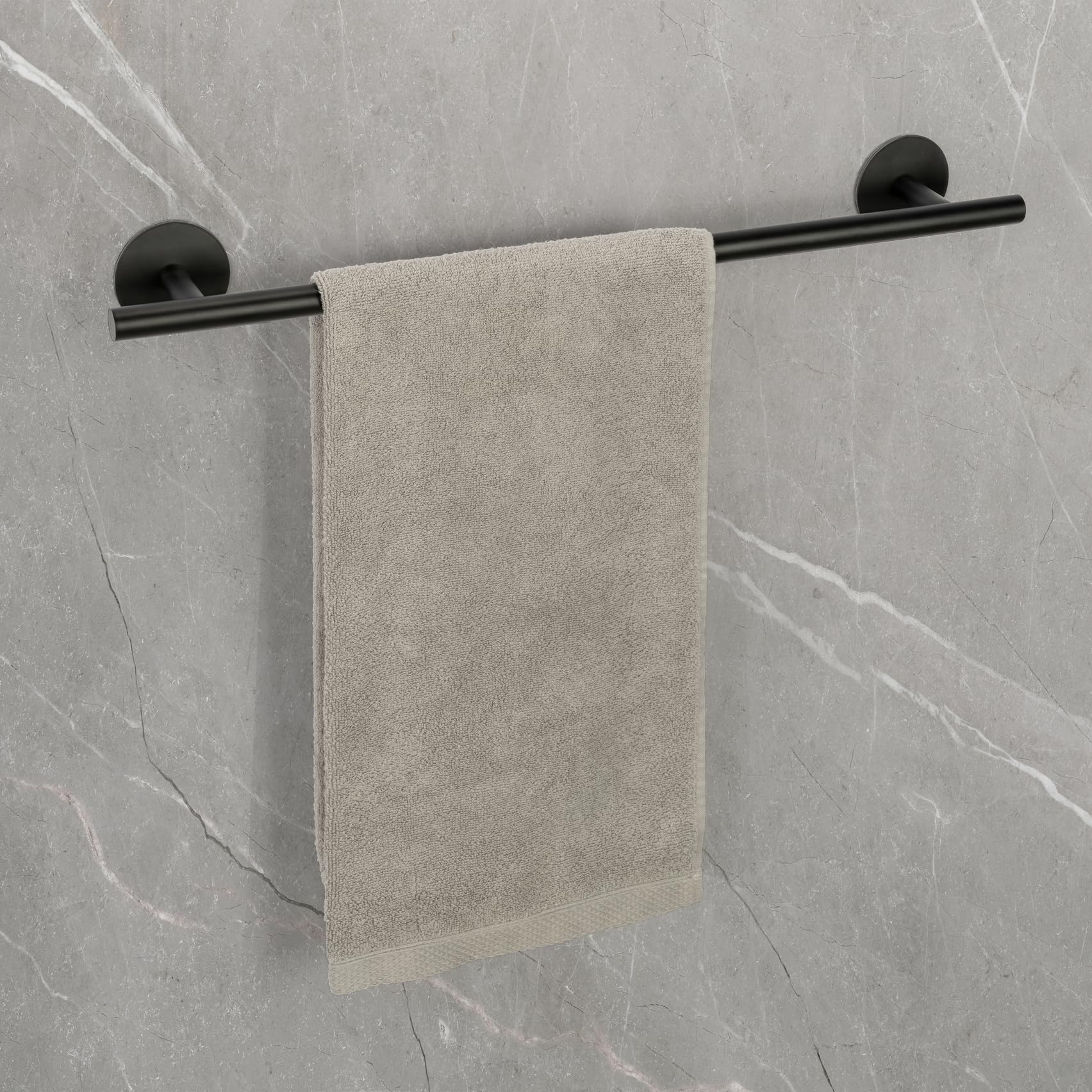 Schöner Wohnen Kollektion Badetuchstange Mod. Meleto aus rostfreiem Edelstahl 60 cm schwarz komfortable Wandbefestigung ohne Bohren Maße 60 cm x 7 cm x 7 cm