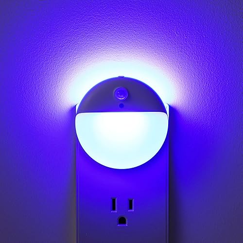 Paquete de 2 luces nocturnas enchufables con sensor de movimiento y sensor de atardecer a amanecer, atenuación continua, luz nocturna LED azul con 3