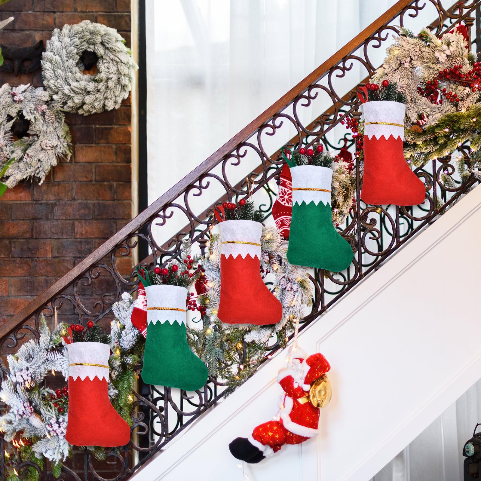 Skylety Lot de 24 chaussettes de Noël en feutre à suspendre pour sapin de Noël en famille, décorations de vacances à faire soi-même, grands sacs de Noël pour enfants (17,8 x 45,7 cm)