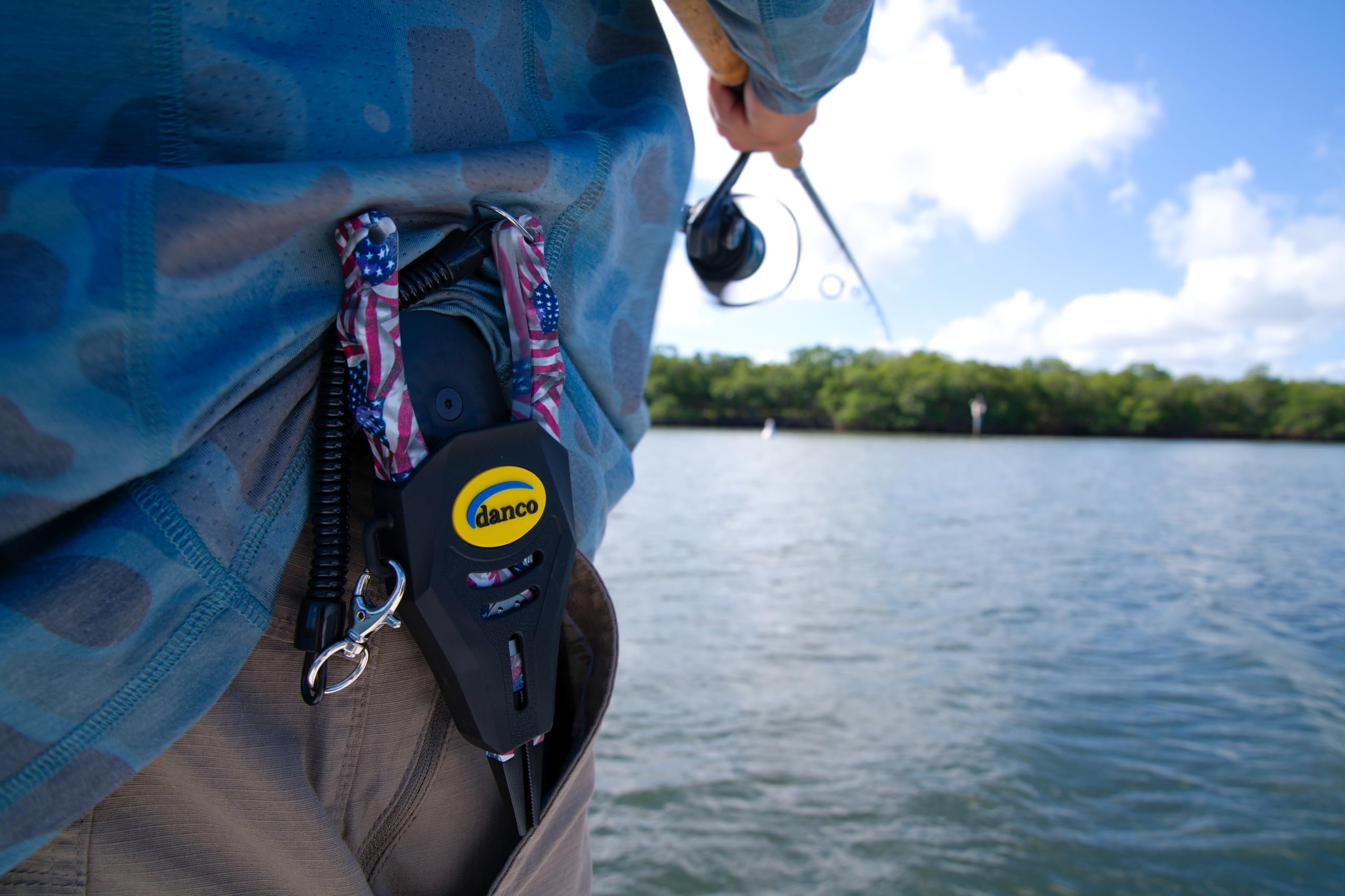 danco Duffy - Alicates de pesca de 7.5 pulgadas con cortadores de línea reemplazables, equipo de pesca de aluminio de grado aeronáutico, herramientas de pesca resistentes al agua salada, revestimiento