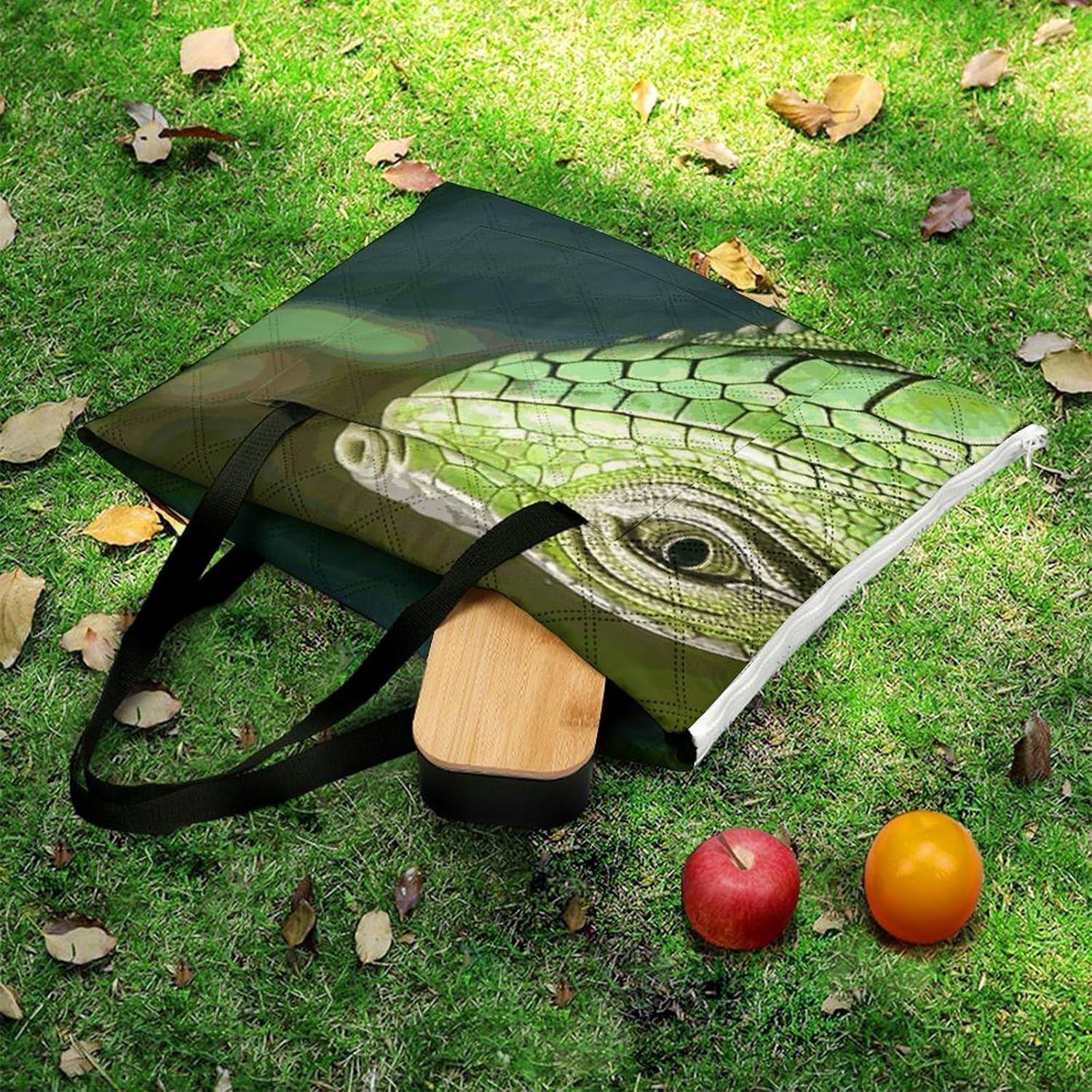 Green Lizard Picnic Blanket with Zipper Water Resistant Sand Free Picnic Mat Washable Foldable Easy Carry Beach Blanket for Lawn Beach Hiking Camping