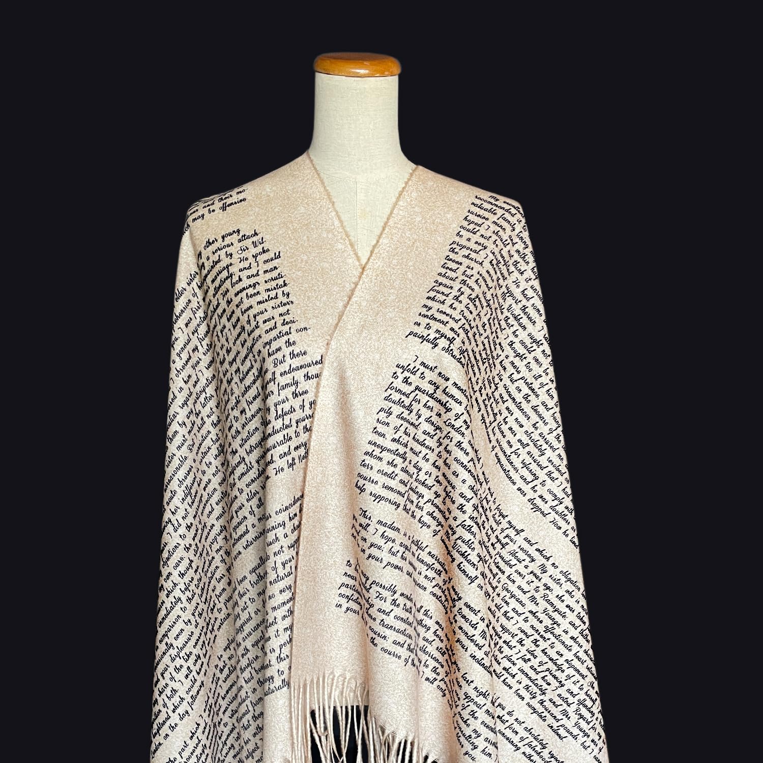 Universal Zone Jane Austen Schal mit Darcy's Letter to Elizabeth from Pride and Prejudice, Beige, 72" x 26"