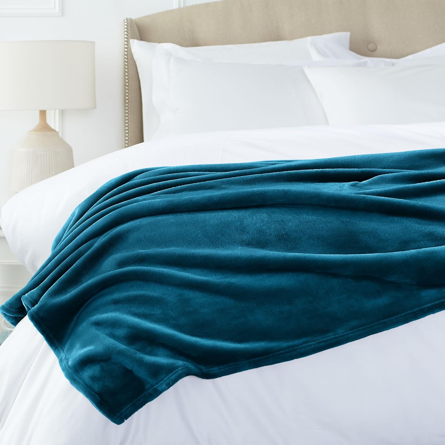 Amazon Brand - Pinzon Velvet Plush Blanket, Twin, Teal