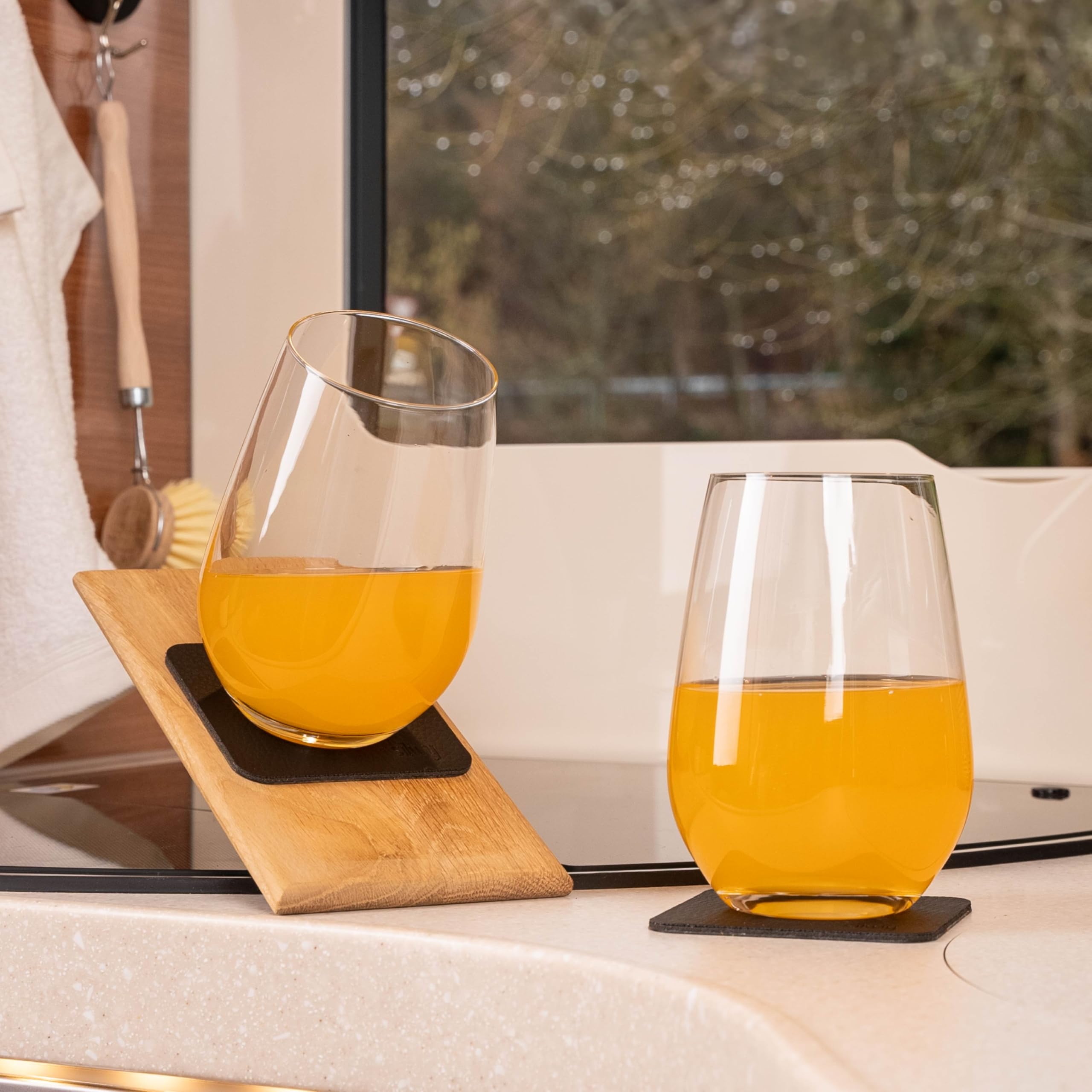 silwy® Magnetgläser, feine Kristallgläser mit perfekt integrierten Magneten und metallischen Nano-Gel-Untersetzern (Longdrink // 0,4 Liter)