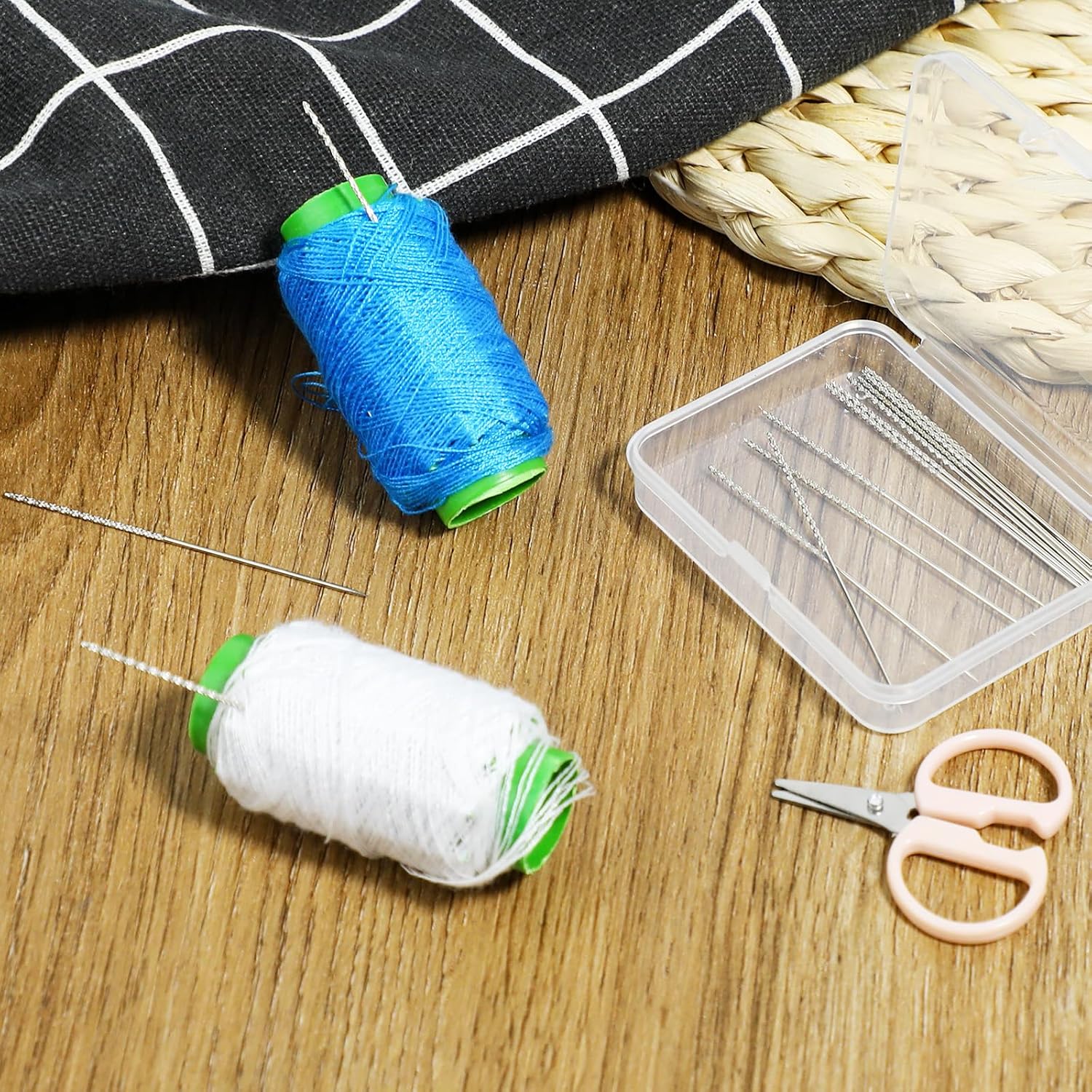 15 Pack Snag Nab It Tool Snag Repair Needle 0.03 x 2.36'' Snag Repair Sewing Tool Repair Knits and Woven Tool with Case Leather Craft Sewing Stitching Needle for Knitted Woven Cloth Drapes Garments