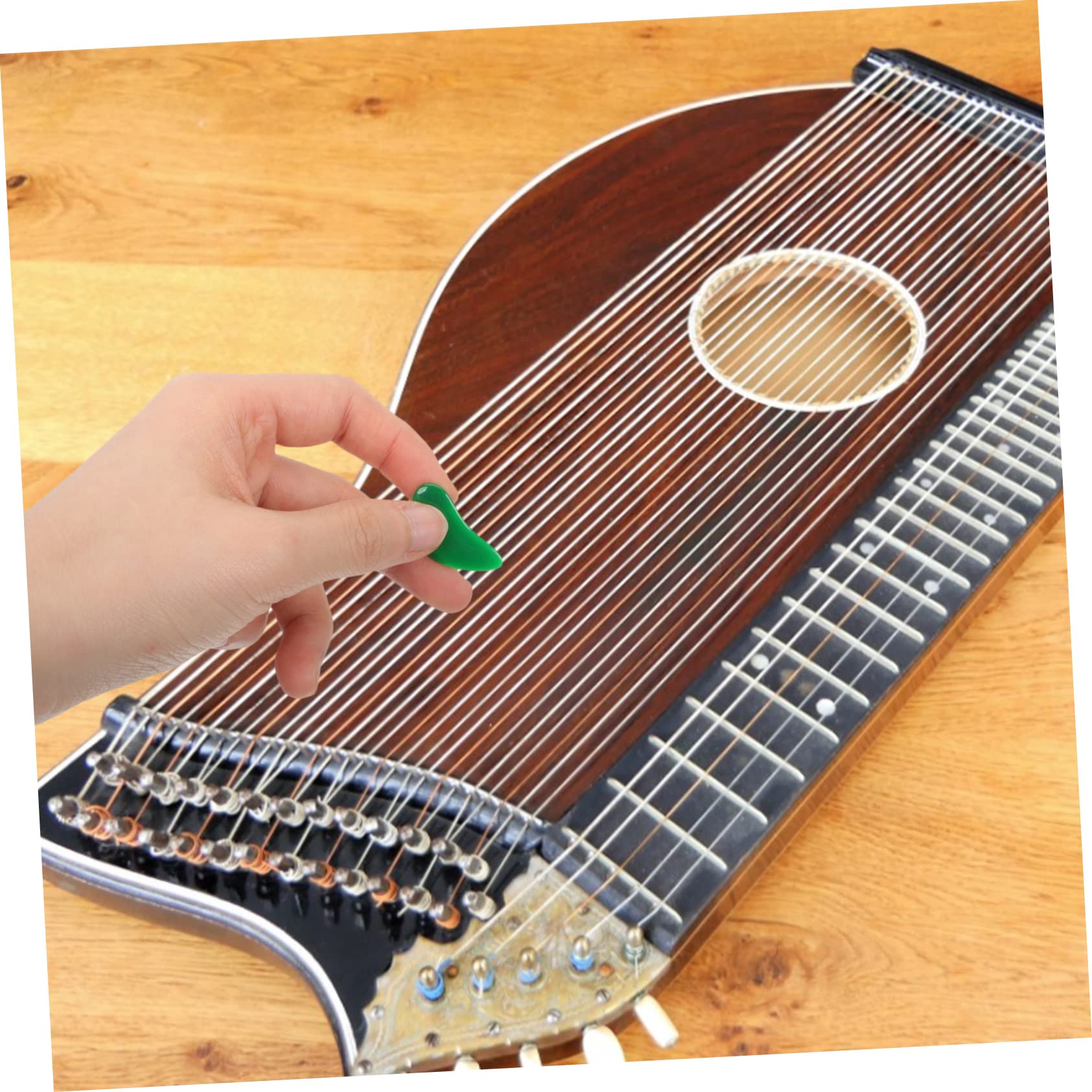 FAVOMOTO Guzheng Finger Nails 8pcs Fake Nails for Guzheng Players and Musicians