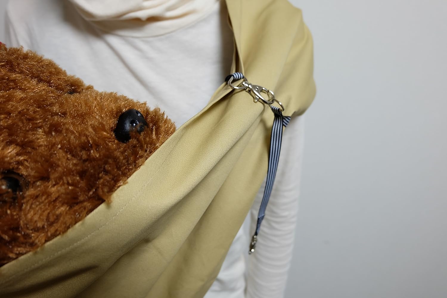 ペット スリング 犬 猫 兼用 【飛び出し防止用リードで安心お出掛け】 (ベージュ)