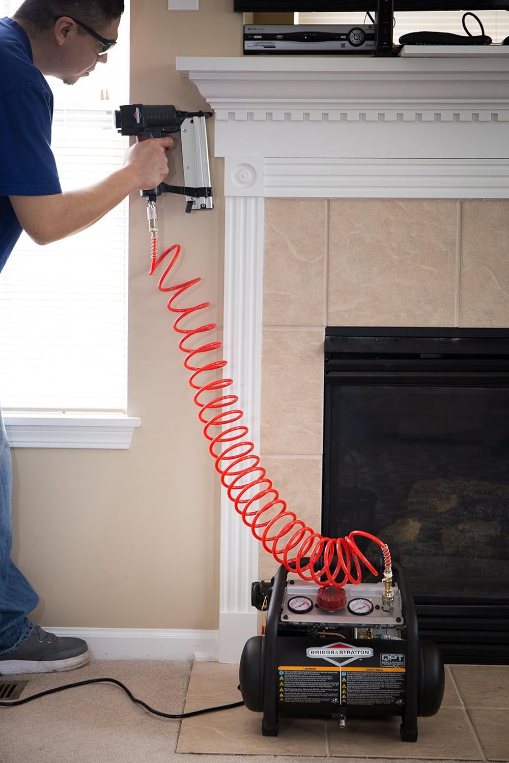 Briggs & Stratton 1.8-Gallon Quiet Power Technology Air Compressor 074026-00,Black