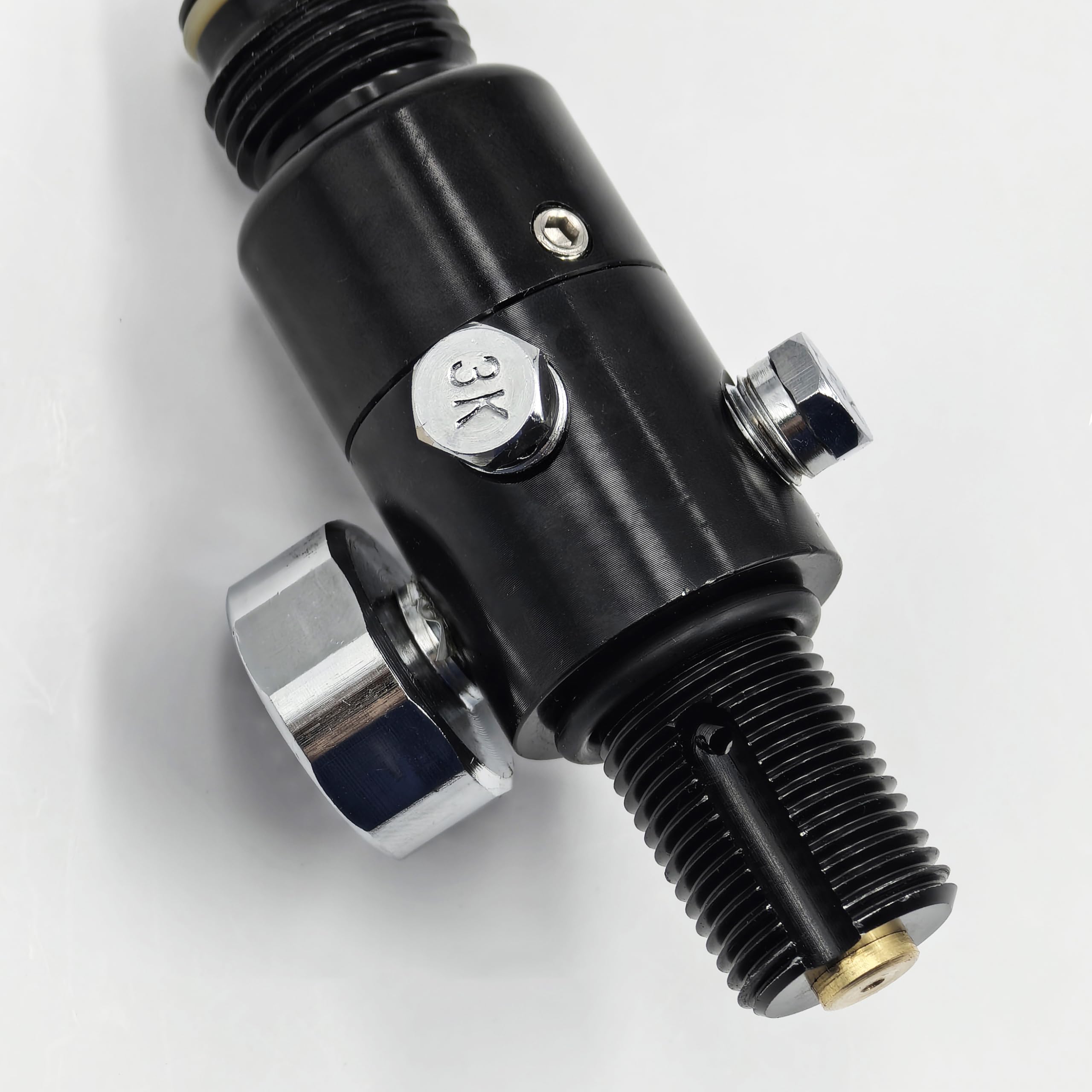 Vanne de régulation de pression (réducteur de pression) pour bouteilles de gaz comprimé à pression constante. Puissance d'entrée maximale : 310 bar/4500 psi. M18*1,5 ou 5/8"-18UNF (M18*1.5, 1800psi)