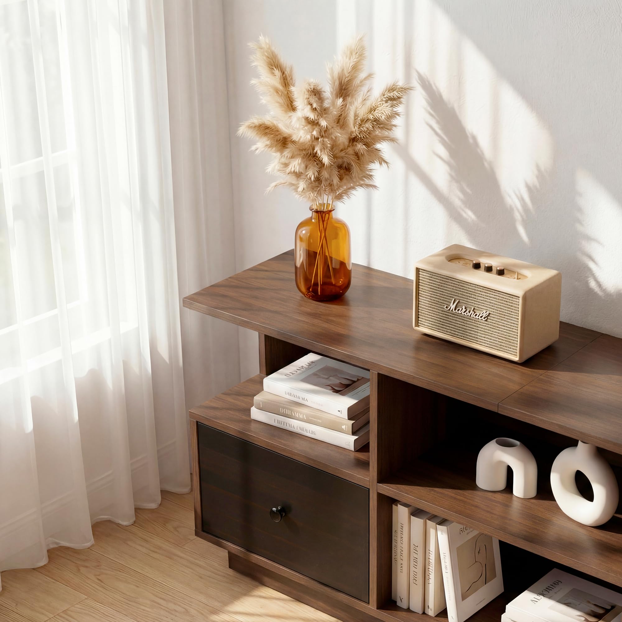 Manora Mueble de TV con Enchufe, Mesa de TV para hasta 55 Pulgadas, Mueble TV Salon con 2 Cajón y 4 Compartimentos Abiertos, Mueble Television para Salon, Dormitorio, 120 x 30 x 54 cm, Marrón y Negro