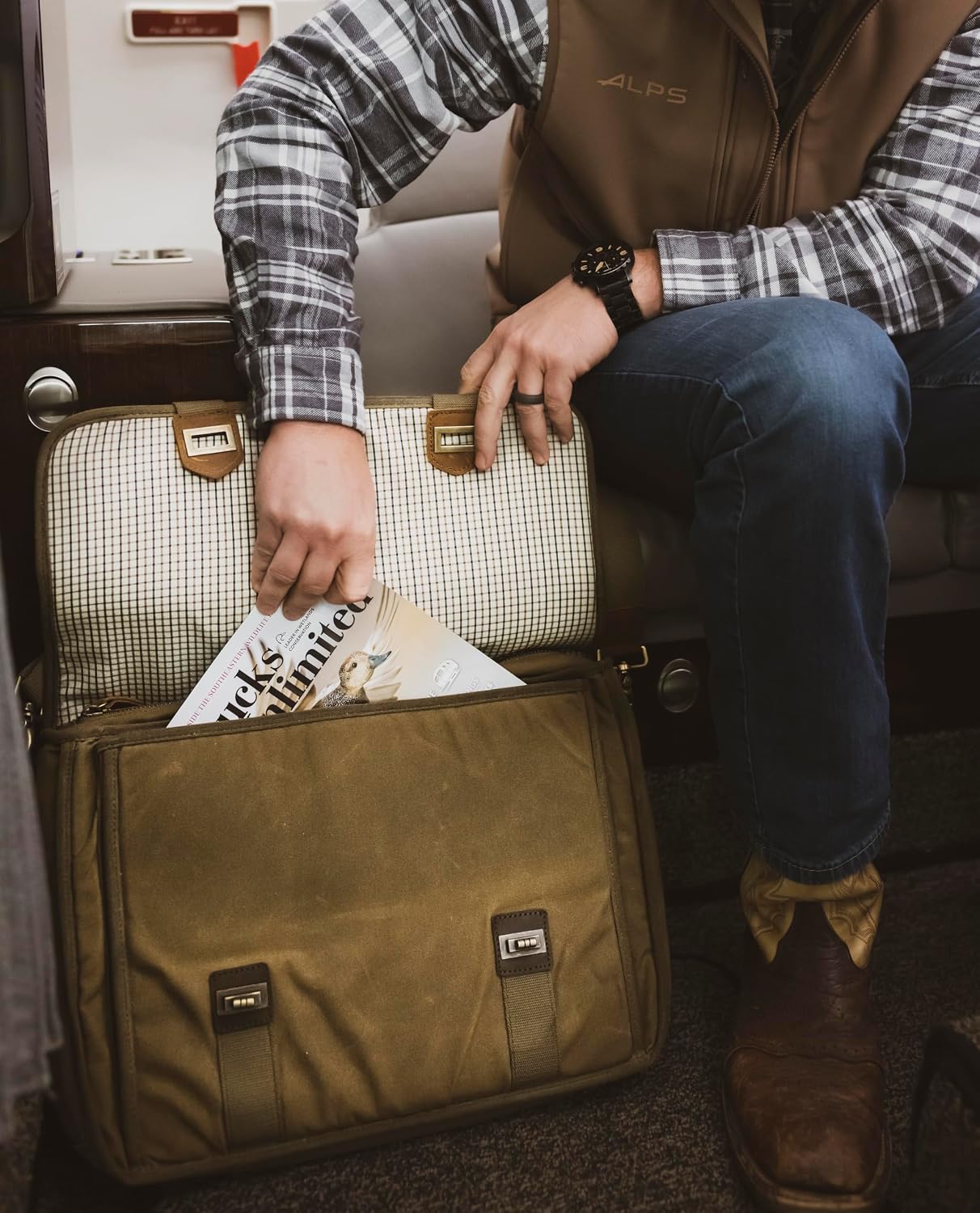 ALPS OutdoorZ Ducks Unlimited Endeavor Briefcase – Rugged Waxed-Canvas 16oz Work-to-Adventure Laptop Bag with Leather Accents, Padded Interior & DU Conservation Licensed Gear