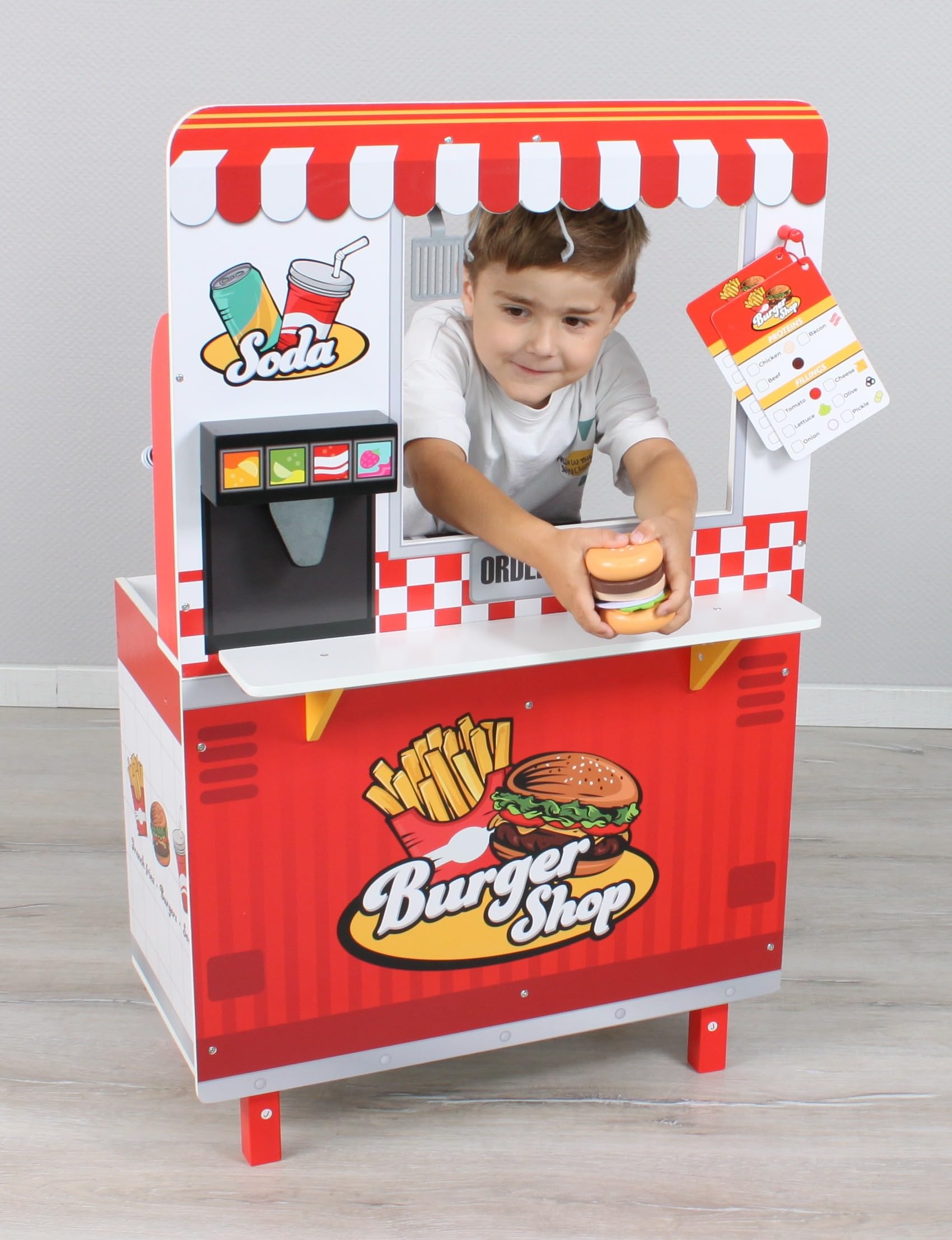 Bayer Chic 2000 Burgerladen | Holz | Mit Grill, Fritteuse & Getränkestation | Realistischer Burgerladen aus Holz. Inkl. Grill, Fritteuse & Getränkespender. Fördert Rollenspiel & Kreativität ab 3 Jahren.