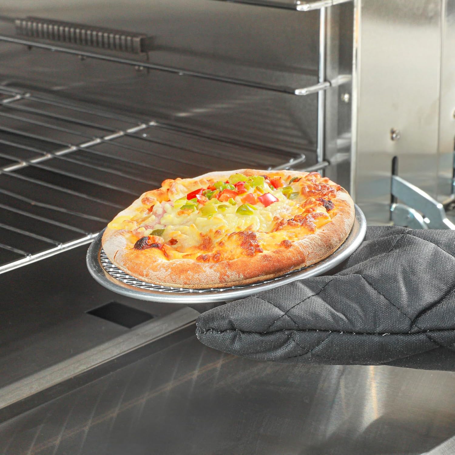 Restaurantware 7 Inch Aluminum Pizza Screen Pack of 144 Mesh Baking Tool For Crispy Crust, Lightweight Stackable Seamless Rim Rust-Resistant Baking Screen, Reusable for Pizzerias, Home Oven Use