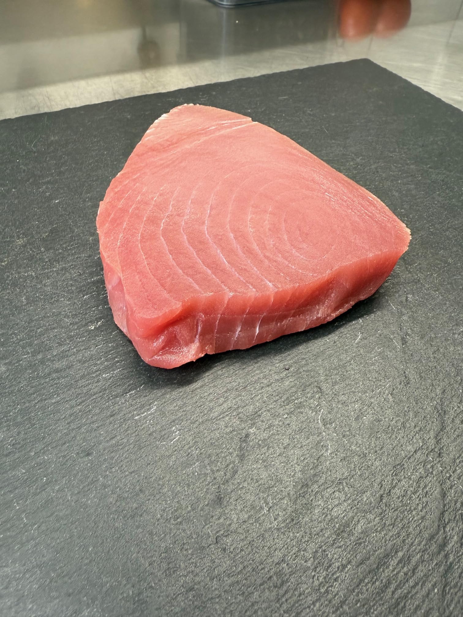 Frisches Thunfischfilet I Thunfisch Steak I Yellowfin Thunfisch JI HAO I Premium Sashimi-Qualität I Center A Cut I Nur die aller schönsten Thunfischstücke I Wildfang