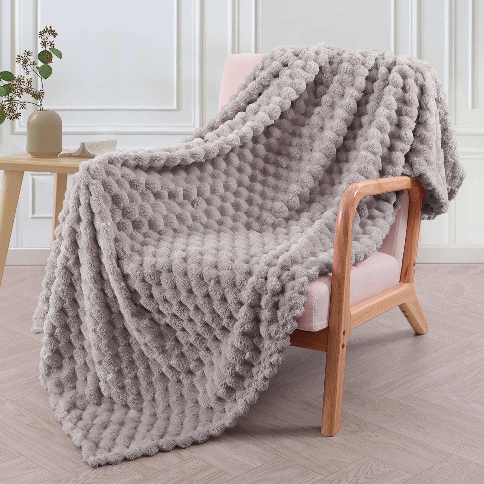 Exclusivo Mezcla Fleece Throw Blanket for Couch Extra Large Fuzzy Light Grey Bed Blankets