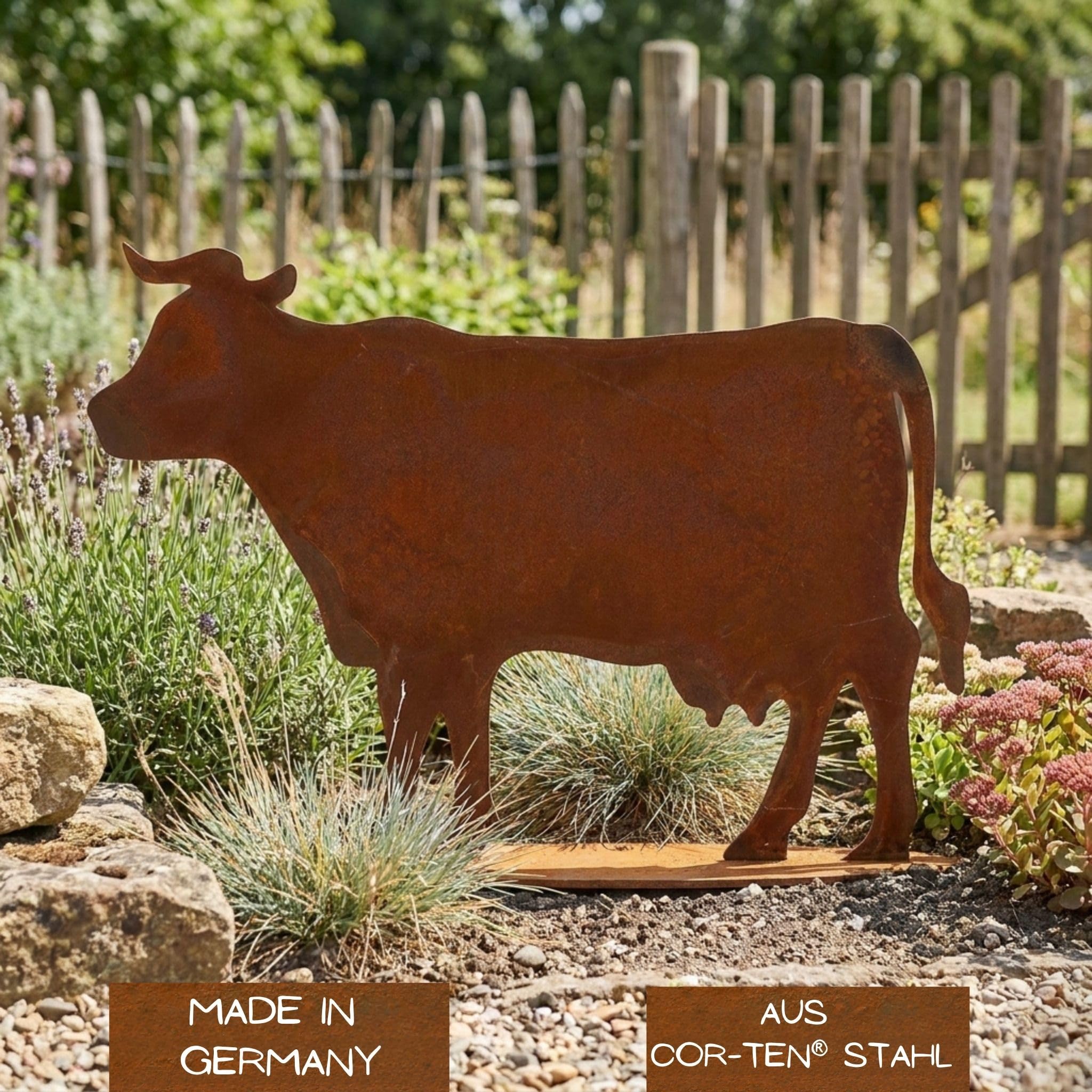 Rostikal Cortenstahl Gartendeko Kuh-Skulptur aus Metall, 75 cm hoch und 100 cm lang auf Bodenplatte und freistehend für Garten, Terrasse und Hof, handgefertigt in Bayern