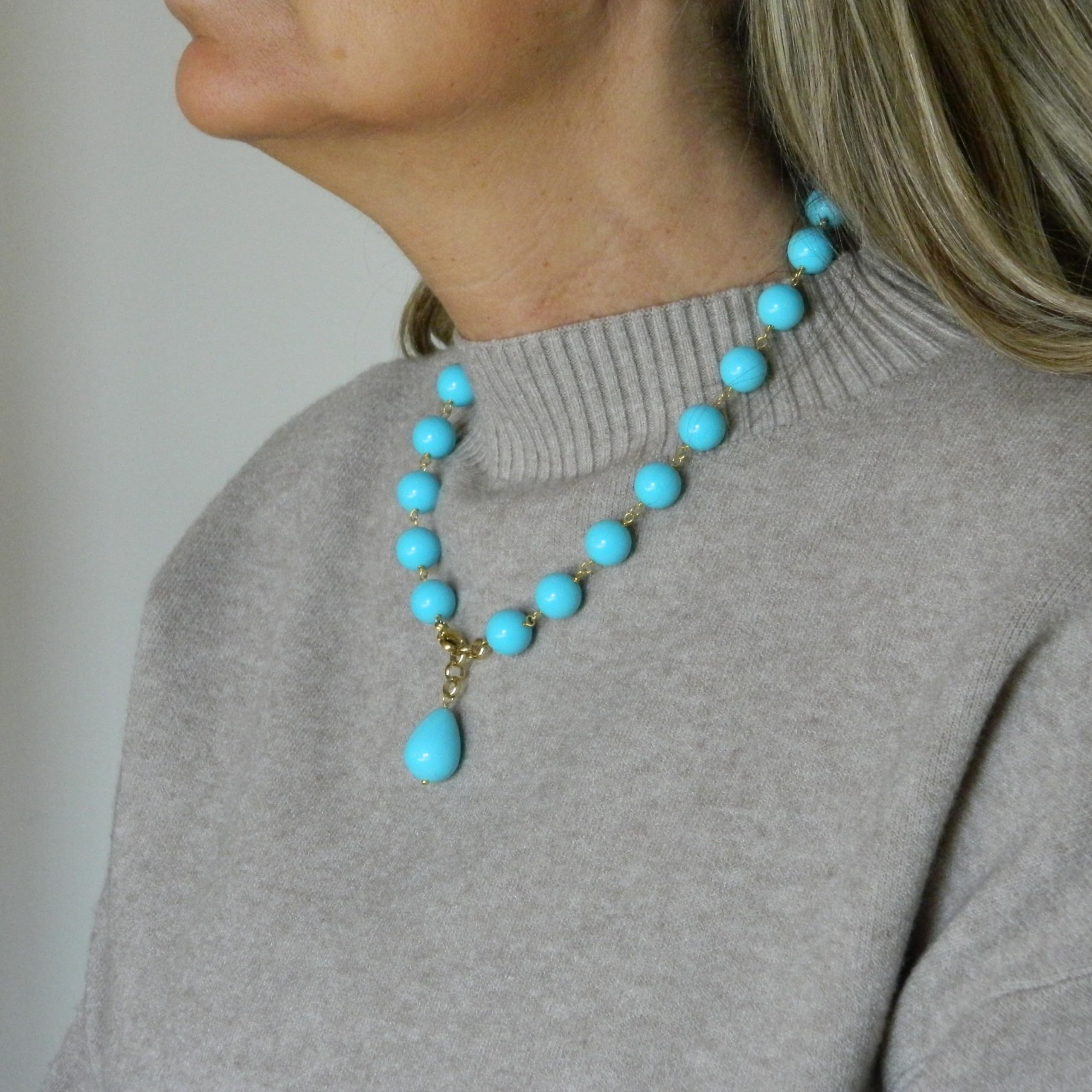 DodiGioielli Collana Girocollo Donna Handmade con Palline da 12 mm e Goccia in Pasta di Turchese – Alluminio Dorato – Made in Italy – Anallergica e Elegante