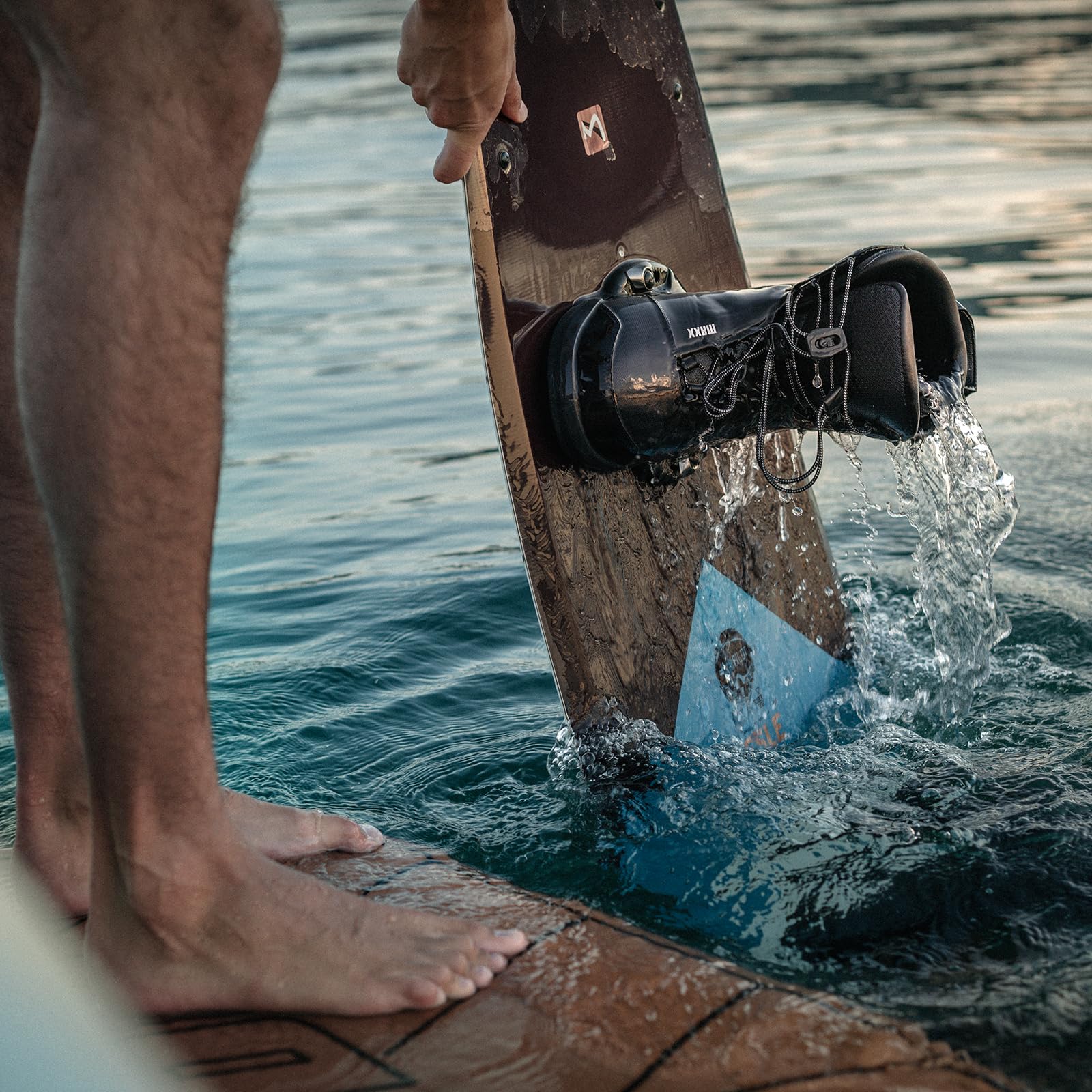 MESLE Wakeboard-Bindung Maxx, 41.5-47.5 EU, Closed-Toe Boots für Fortgeschrittene & Profis, für Boot und Seilbahn, schwarz