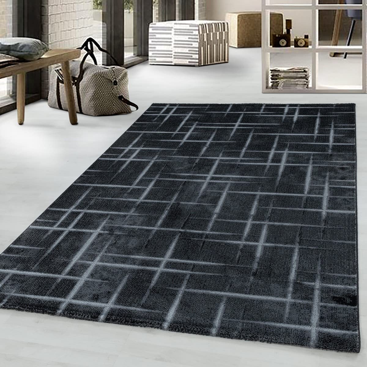 Tapis design grille noir grand format 240x340 cm salon rectangulaire