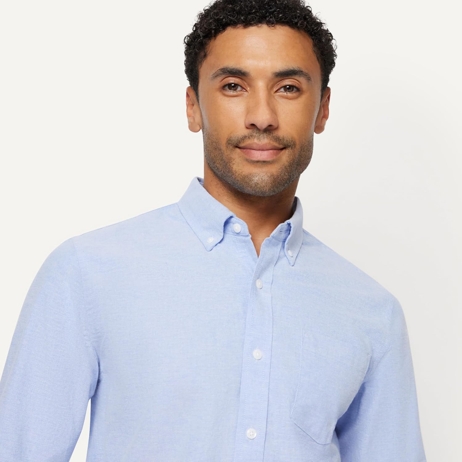 Amazon Essentials Men's Slim-Fit Long-Sleeve Dress Shirt, Button-Down Oxford with Pocket