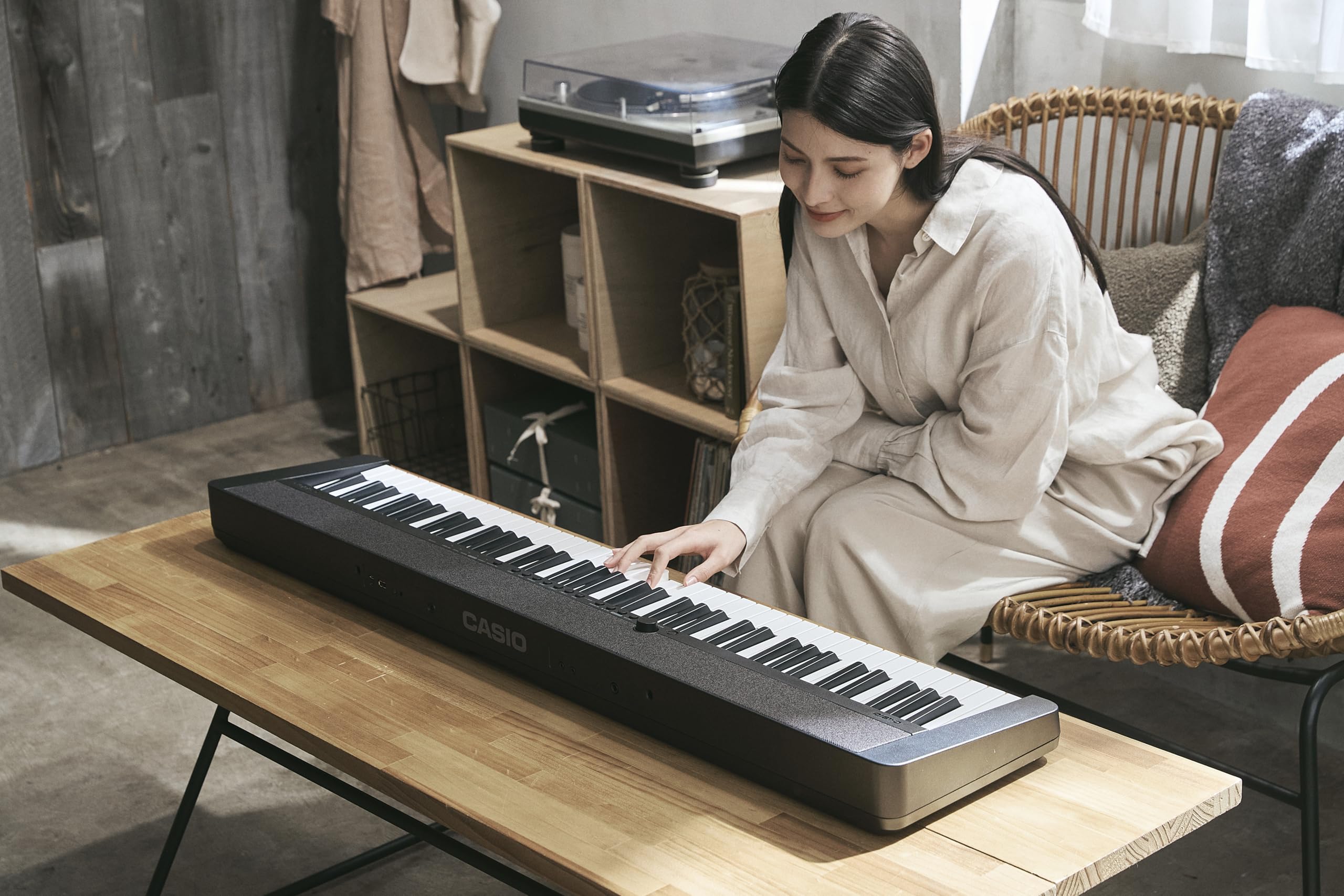 Casio Casiotone CT-S1-76BK Piano-Keyboard mit 76 anschlagdynamischen Tasten, 61 Sounds, schwarz
