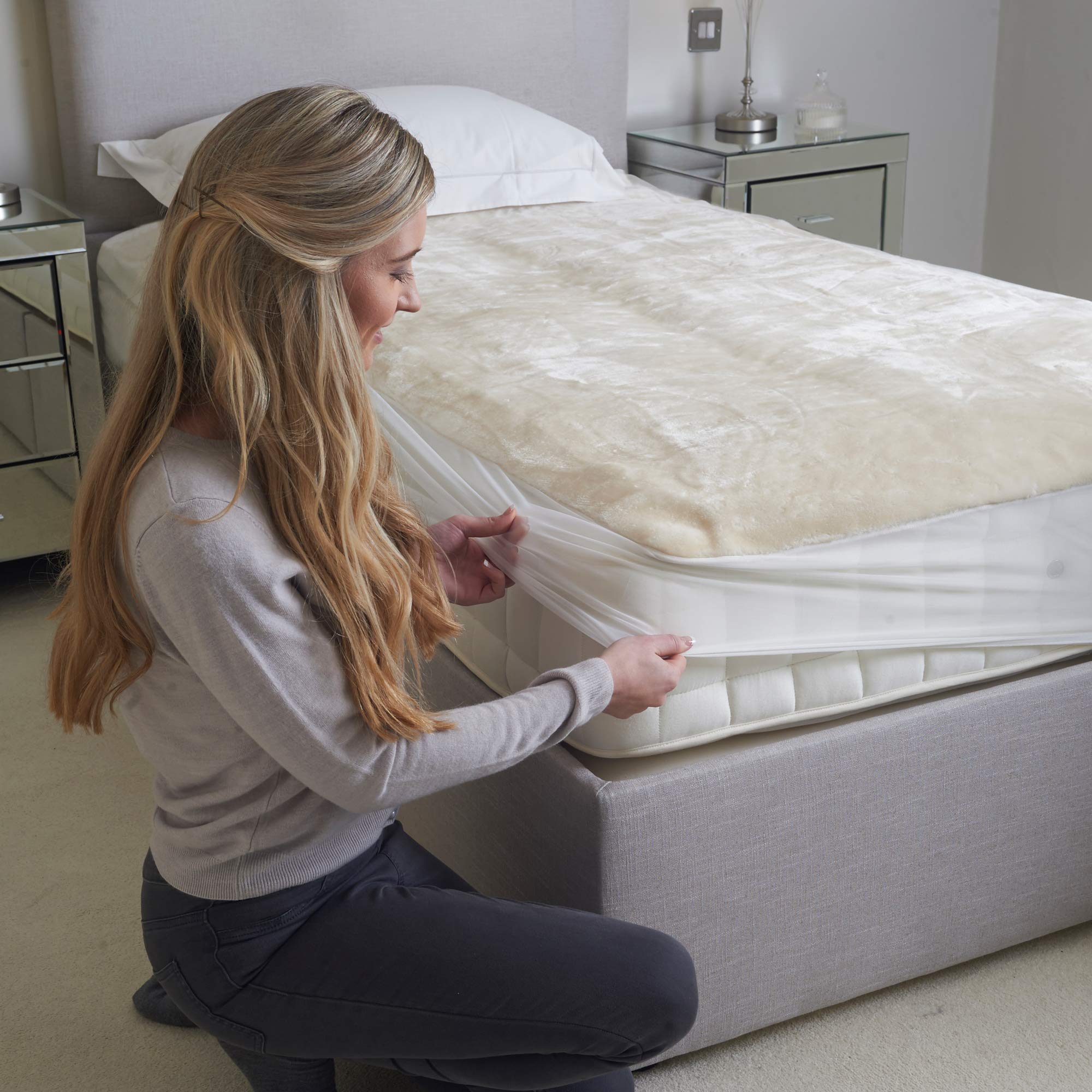 Dreamland Intelliheat Faux Fur Electric Mattress Protector, 16307, Size  Single 190 X 90Cm, Secures Easily To Mattress With An Elasticated Skirt,  Extra Foot Warmth, : Amazon.co.uk: Home u0026 Kitchen