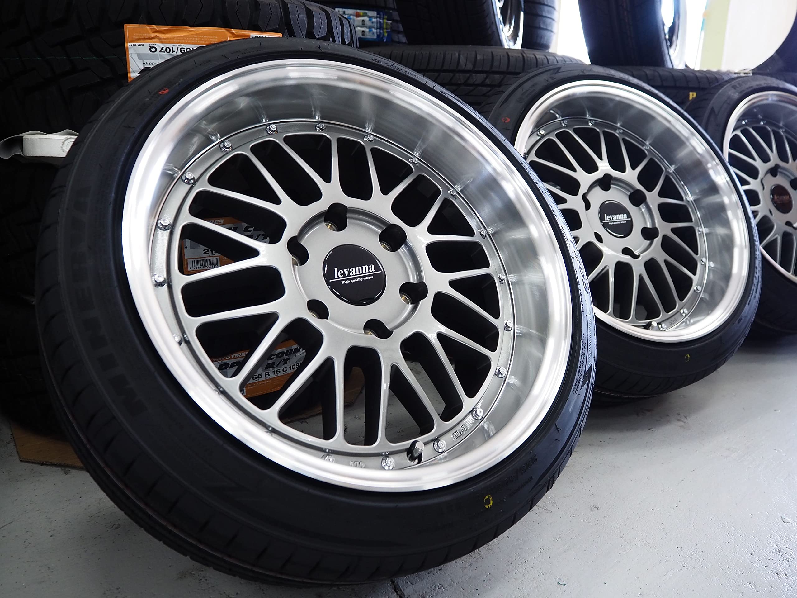 Amazon.co.jp: 輸入タイヤ付き levanna V10 LTH レヴァンナ