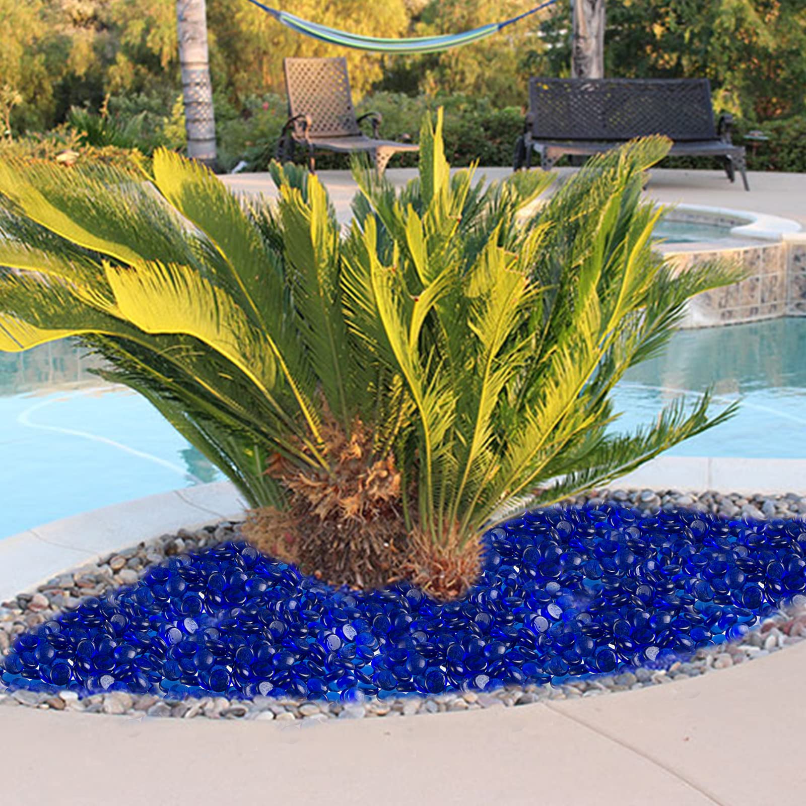 HappyFiller Piedras de Cristal Planas de 5 Libras de Color Azul Oscuro con 1 Pieza de Piedras Preciosas Inspiradoras para Rellenar jarrones, Piedras Florales para Acuario, Piedras, jardín, mosaicos